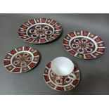 Five pieces of porcelain Royal Crown Derby 1128 pattern.