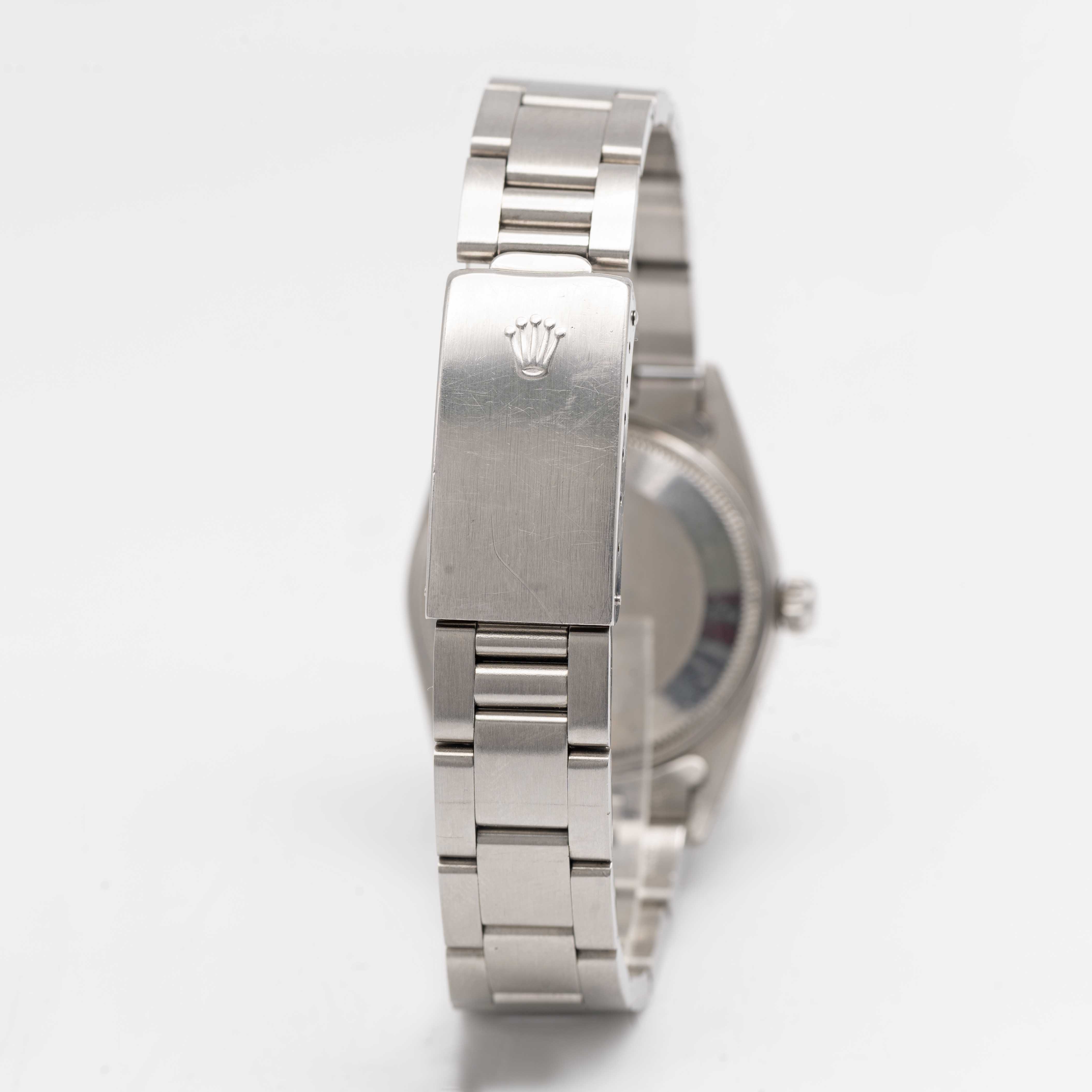 A RARE GENTLEMAN'S STAINLESS STEEL ROLEX OYSTER PERPETUAL DATE BRACELET WATCH CIRCA 1985, REF. 15000 - Image 6 of 10