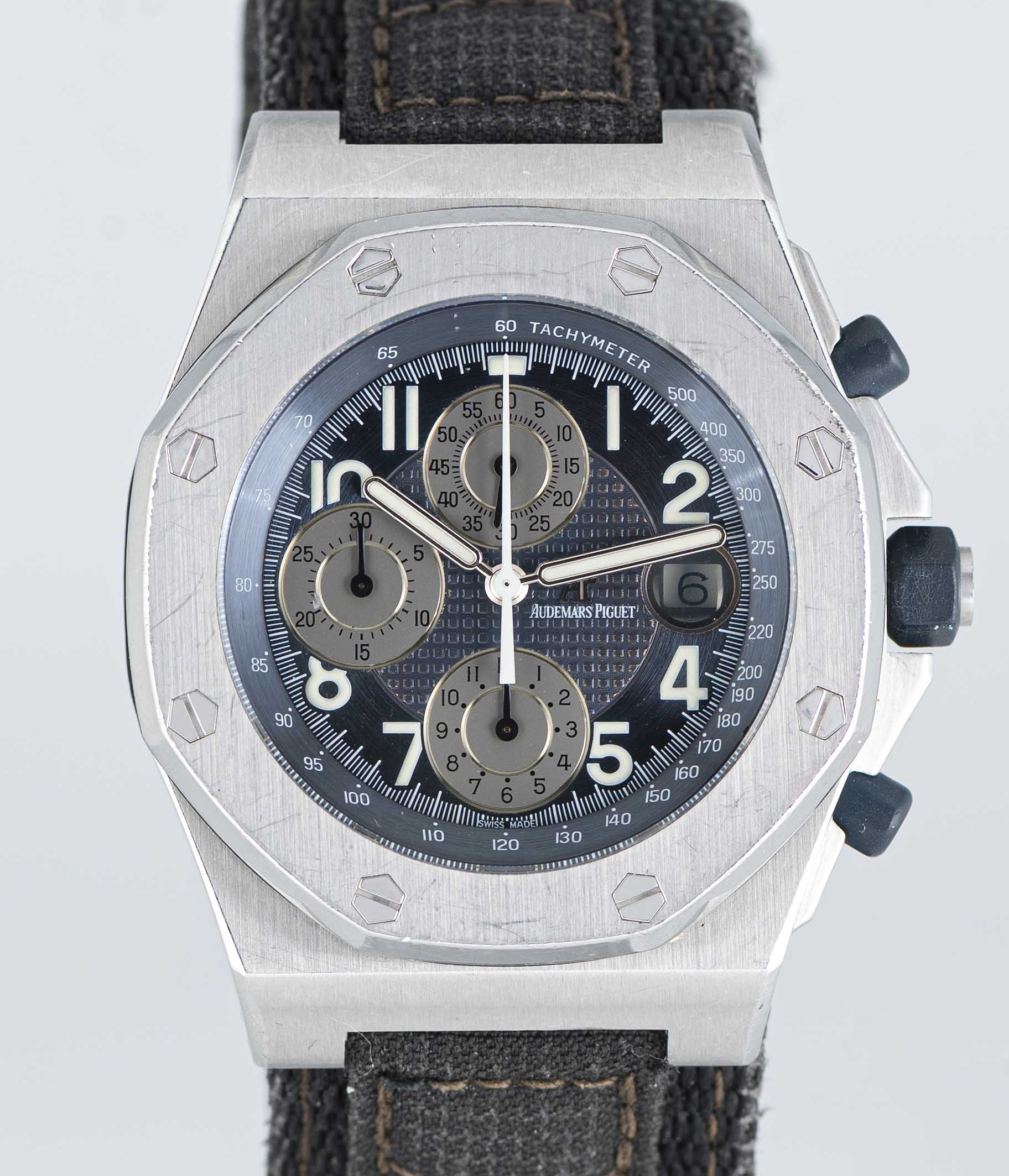 A GENTLEMAN'S STAINLESS STEEL AUDEMARS PIGUET ROYAL OAK OFFSHORE CHRONOGRAPH WRIST WATCH CIRCA 2001, - Image 2 of 8