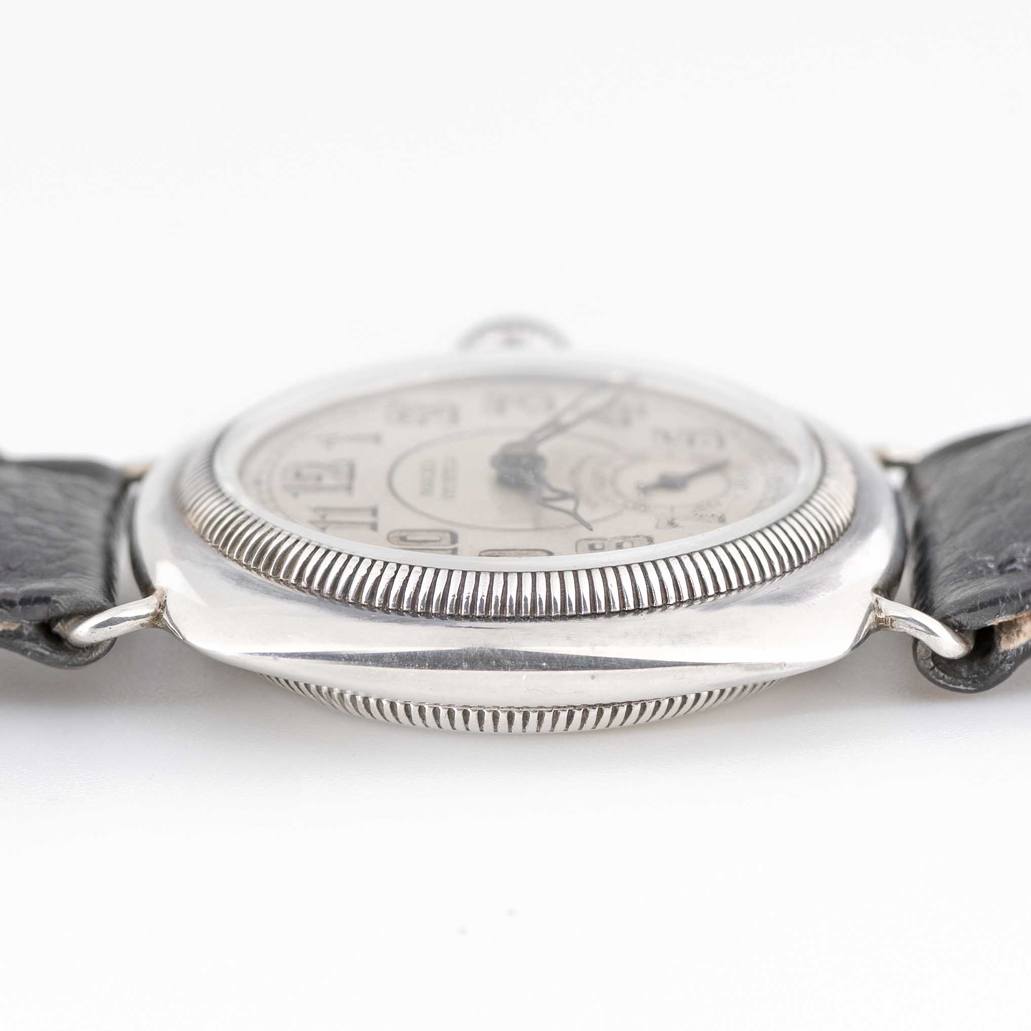 A GENTLEMAN'S SIZE SOLID SILVER ROLEX OYSTER 'CUSHION' WRIST WATCH CIRCA 1931, REF. 6753 Movement: - Image 10 of 10