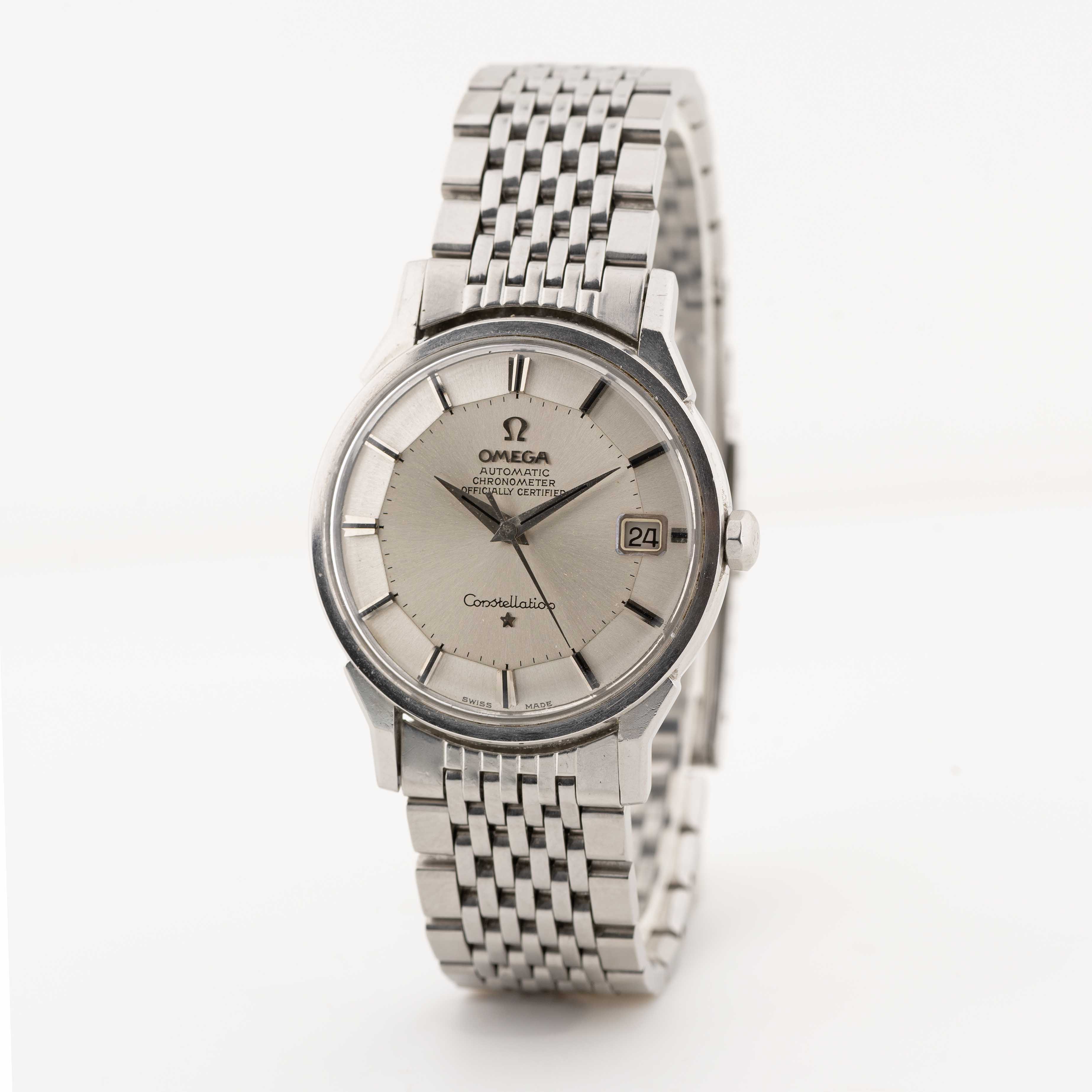 A GENTLEMAN'S STAINLESS STEEL OMEGA CONSTELLATION CHRONOMETER BRACELET WATCH CIRCA 1963, REF. 168. - Image 4 of 11
