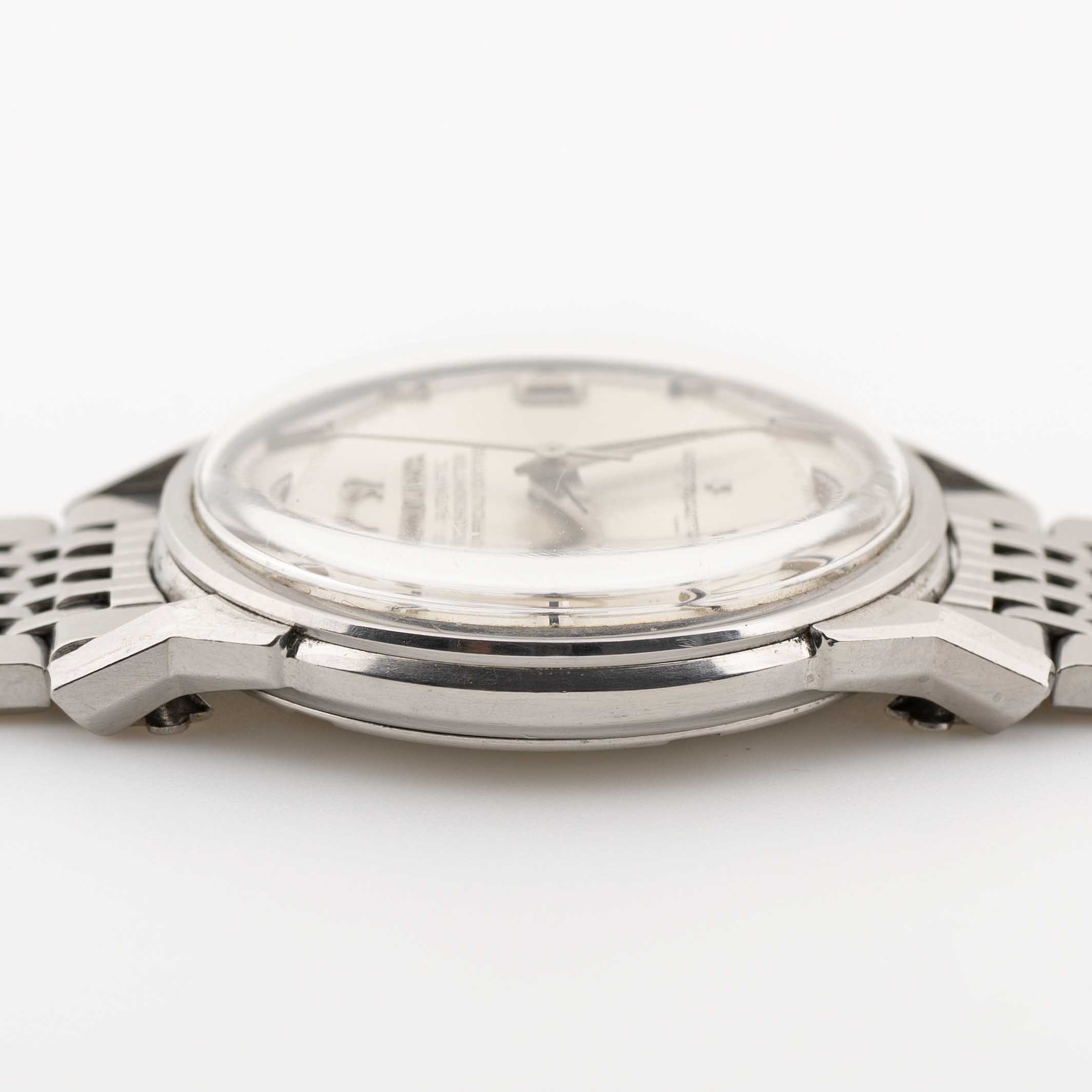 A GENTLEMAN'S STAINLESS STEEL OMEGA CONSTELLATION CHRONOMETER BRACELET WATCH CIRCA 1963, REF. 168. - Image 10 of 11