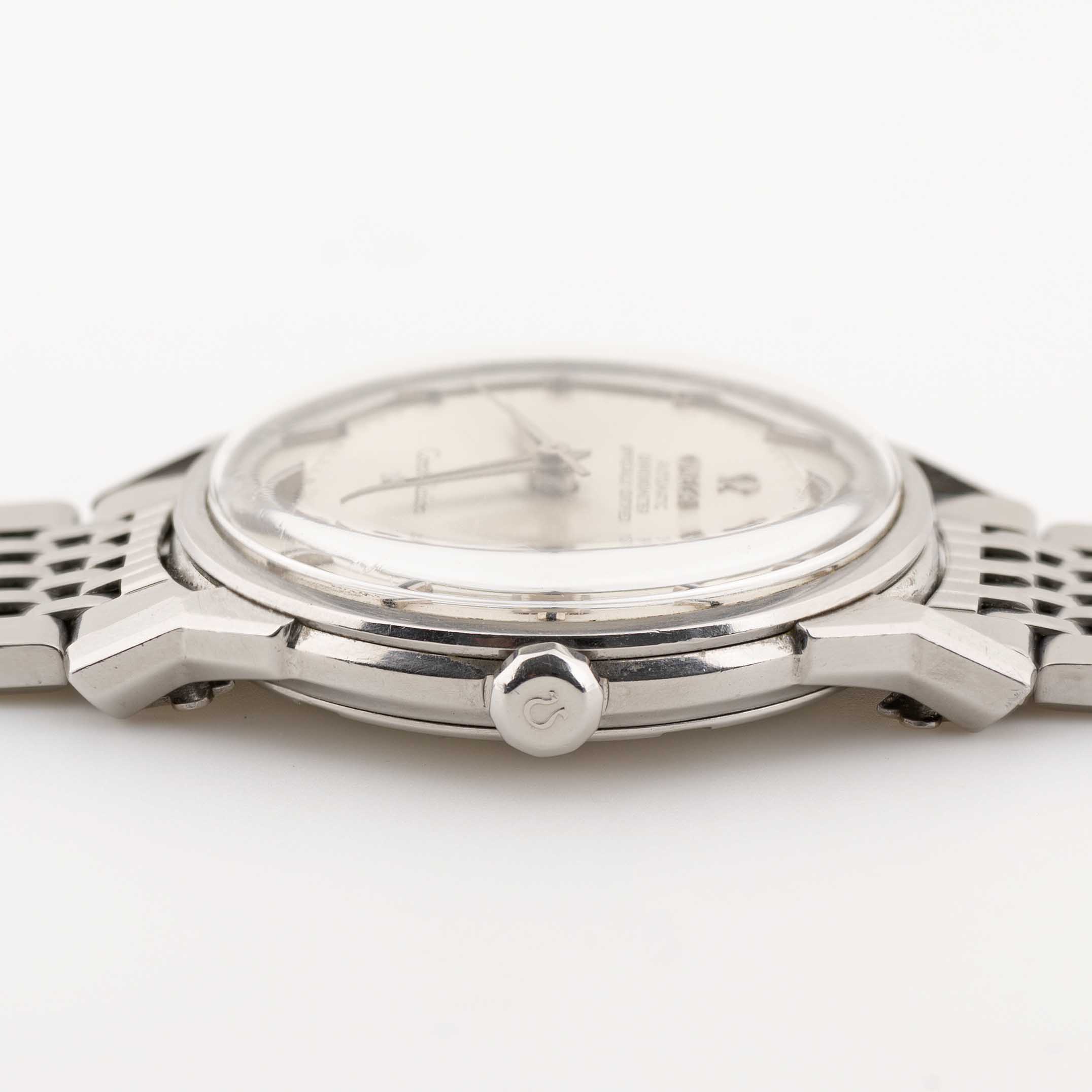A GENTLEMAN'S STAINLESS STEEL OMEGA CONSTELLATION CHRONOMETER BRACELET WATCH CIRCA 1963, REF. 168. - Image 9 of 11