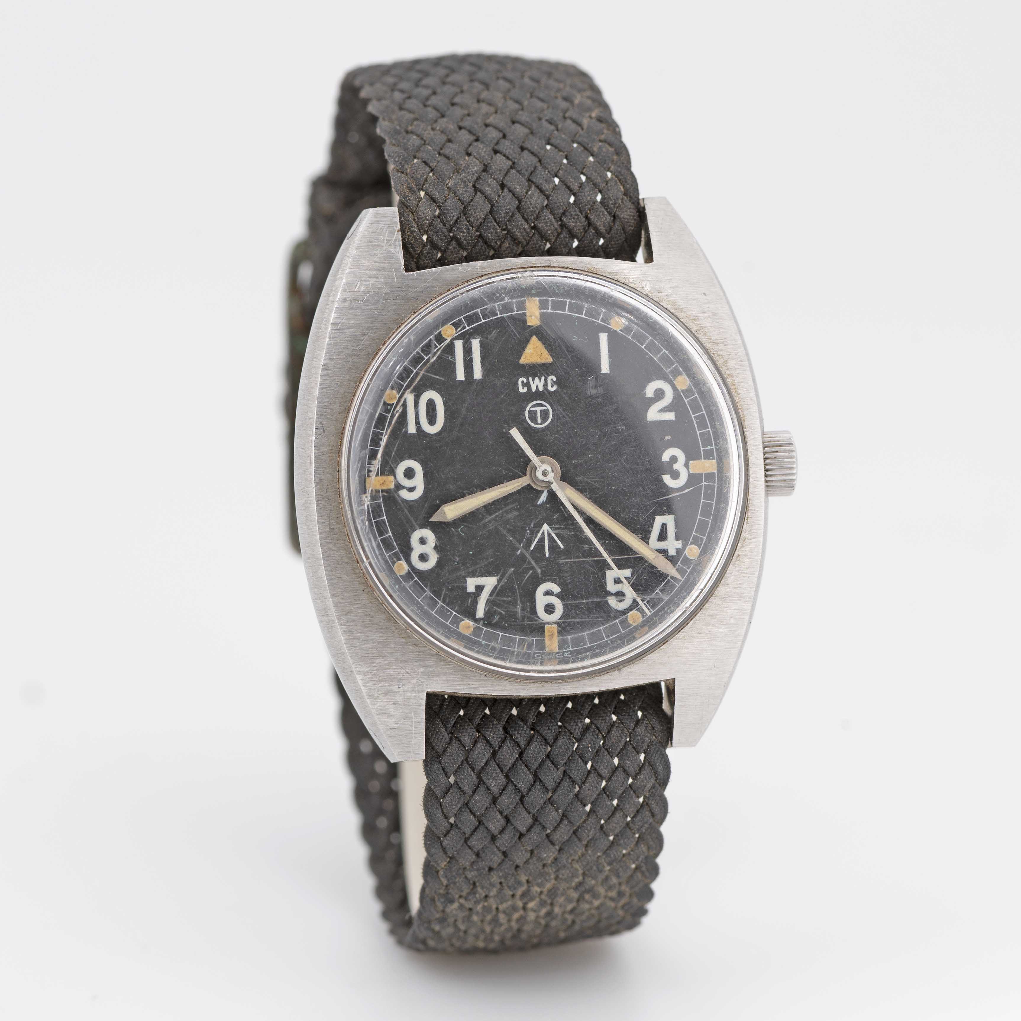 A GENTLEMAN'S STAINLESS STEEL BRITISH MILITARY CWC WRIST WATCH DATED 1977, ISSUED TO THE ARMY - Image 5 of 8