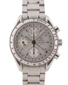 A GENTLEMAN'S SIZE STAINLESS STEEL OMEGA SPEEDMASTER REDUCED AUTOMATIC TRIPLE CALENDAR CHRONOGRAPH