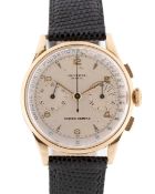 A GENTLEMAN'S LARGE SIZE 18K SOLID GOLD UNIVERSAL GENEVE MEDICO COMPAX CHRONOGRAPH WRIST WATCH CIRCA