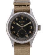 A GENTLEMAN'S BRITISH MILITARY BUREN GRAND PRIX W.W.W. WRIST WATCH CIRCA 1945, PART OF THE "DIRTY