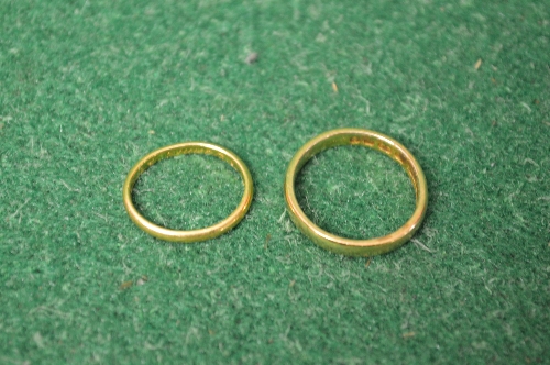 Two 22ct gold wedding bands (weight 7.8gms) Please note descriptions are not condition reports,