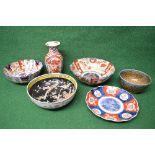 Quantity of Oriental ceramics to comprise: single vase, four bowls and one plate Please note