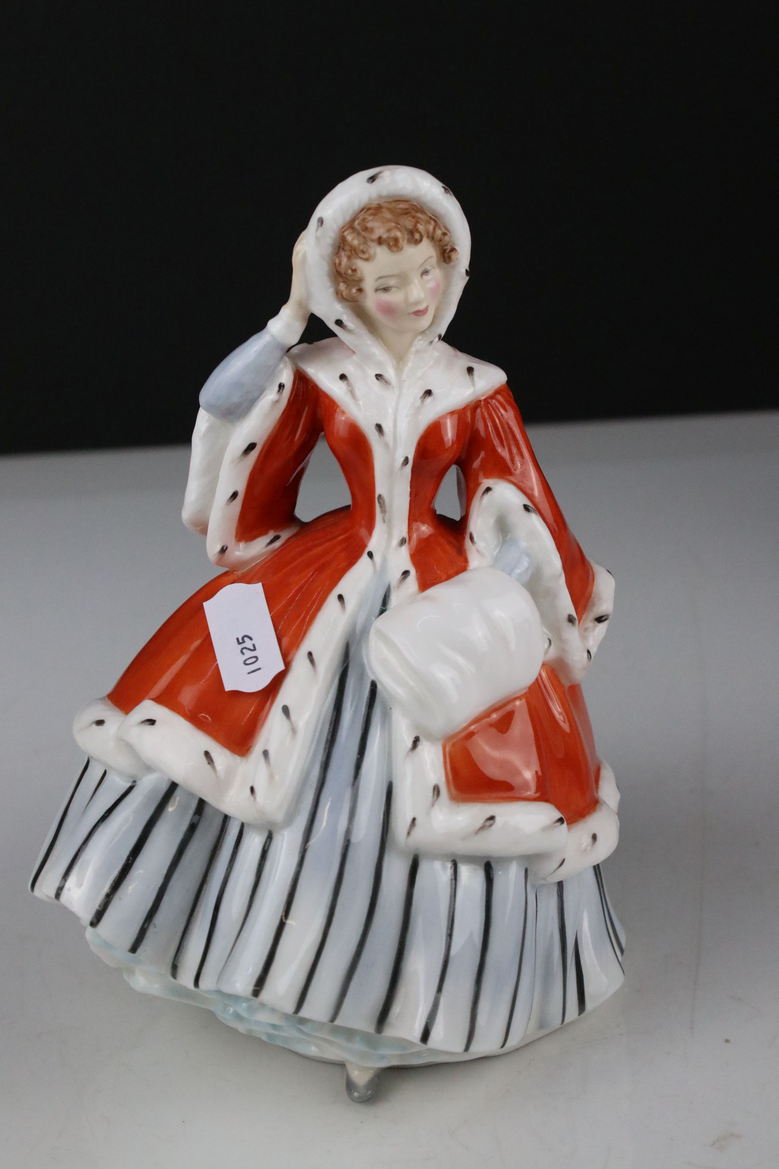 Six Royal Doulton Figurines including The Paisley Shawl HN1392, Paisley Shawl HN1988, Nuelle HN2179, - Bild 13 aus 14