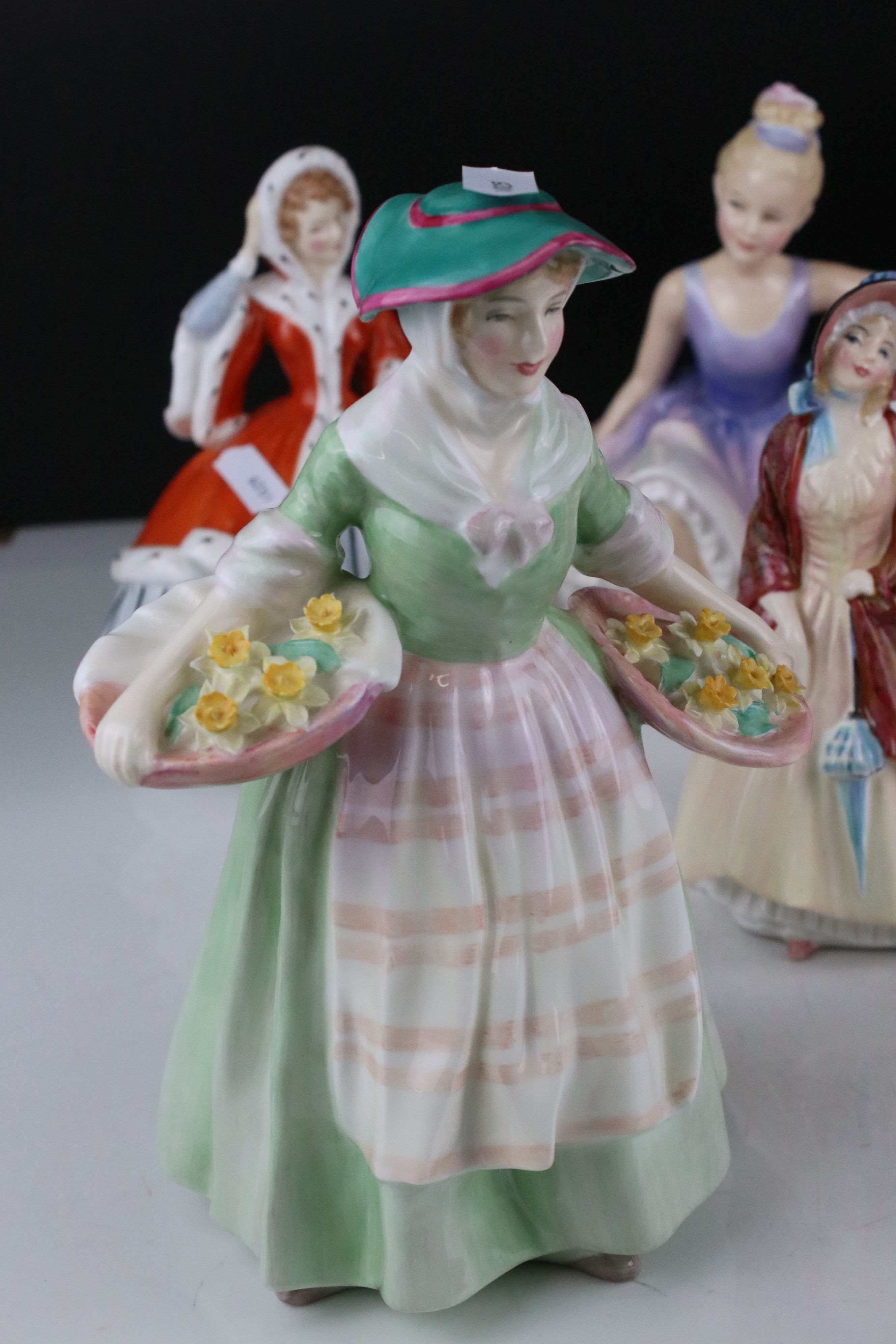 Six Royal Doulton Figurines including The Paisley Shawl HN1392, Paisley Shawl HN1988, Nuelle HN2179, - Bild 2 aus 14