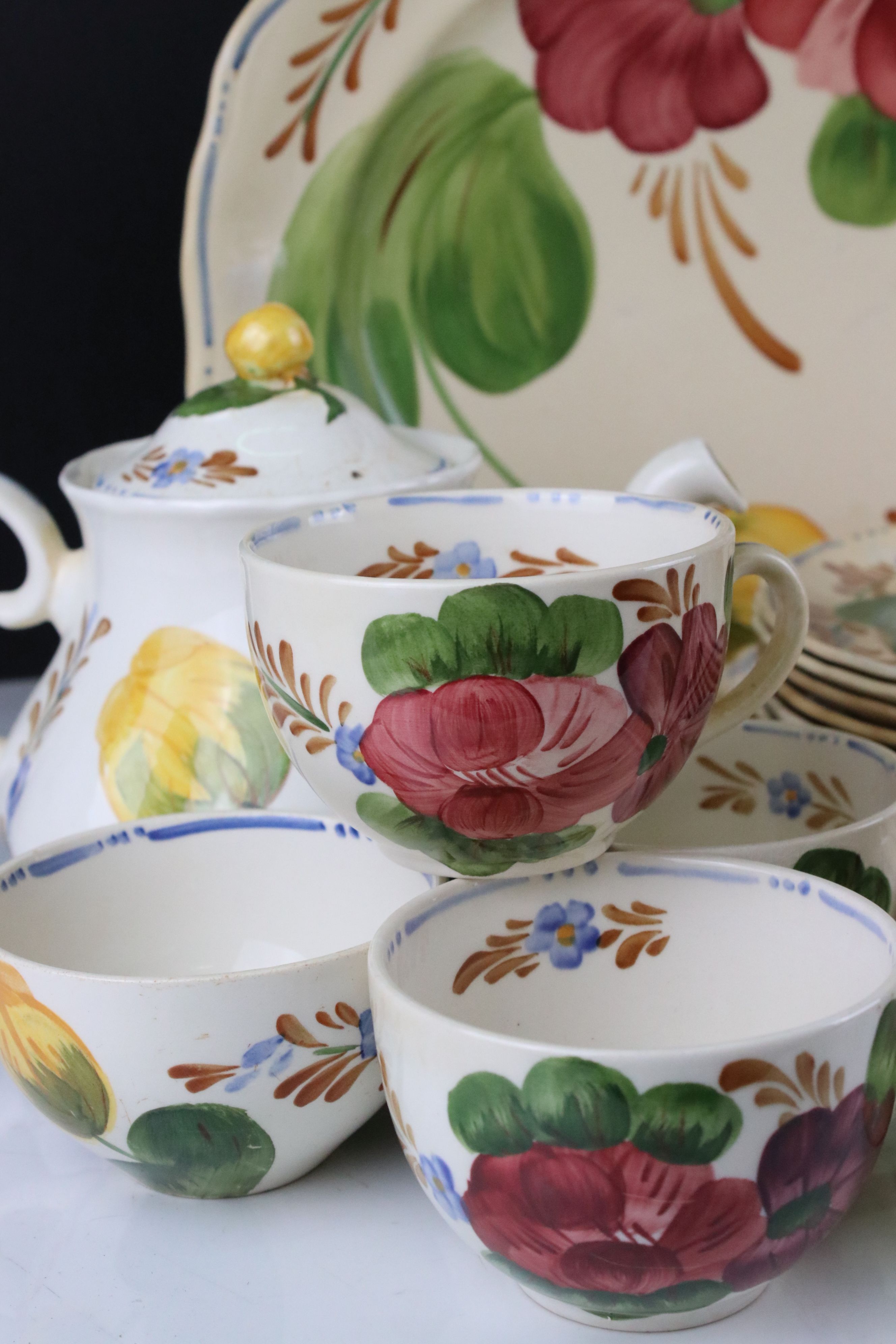 Collection of 1940's Simpsons ' Belle Fiore ' Tea and Dinner ware including 8 Bowls, 12 Tea - Image 3 of 7