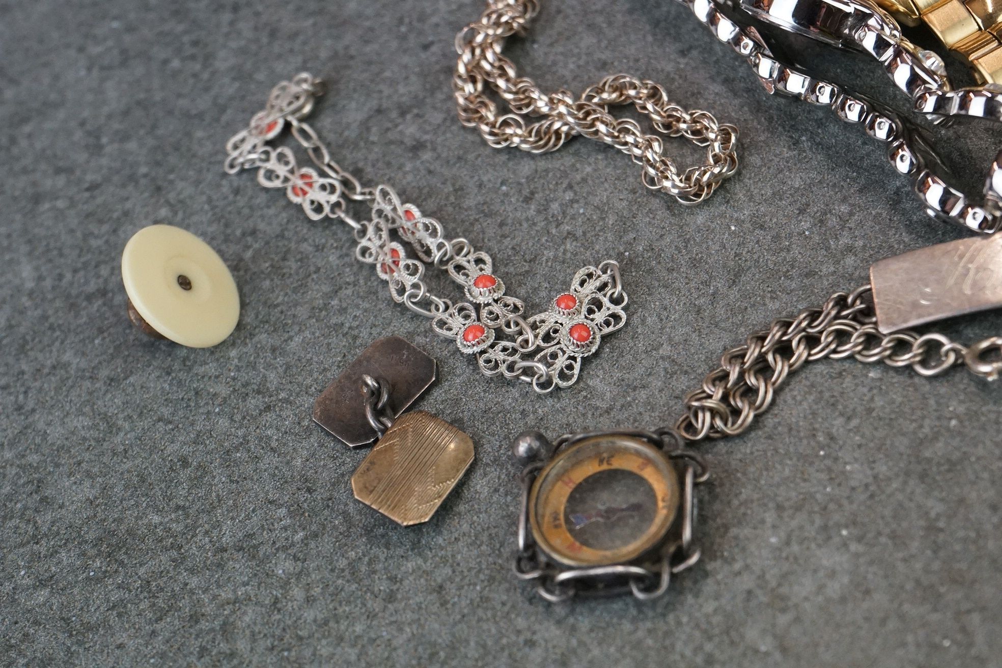 A small group of mixed collectables to include a Seiko SQ gents watch, costume jewellery and a fob - Image 3 of 6