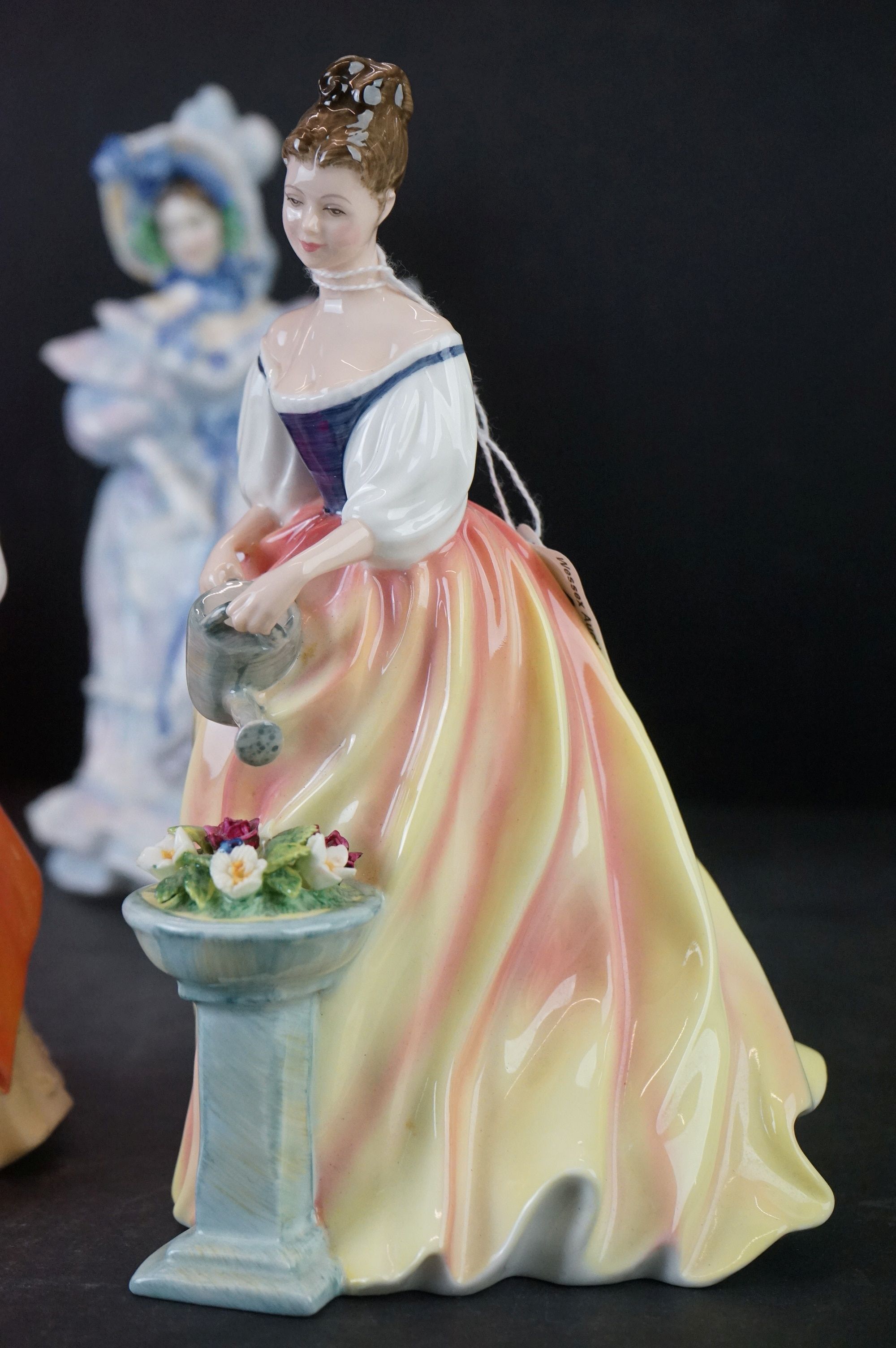 Seven Royal Doulton Figurines including Alexandra, Masque, Moll Flanders, Southern Bell, Primrose, - Bild 6 aus 11