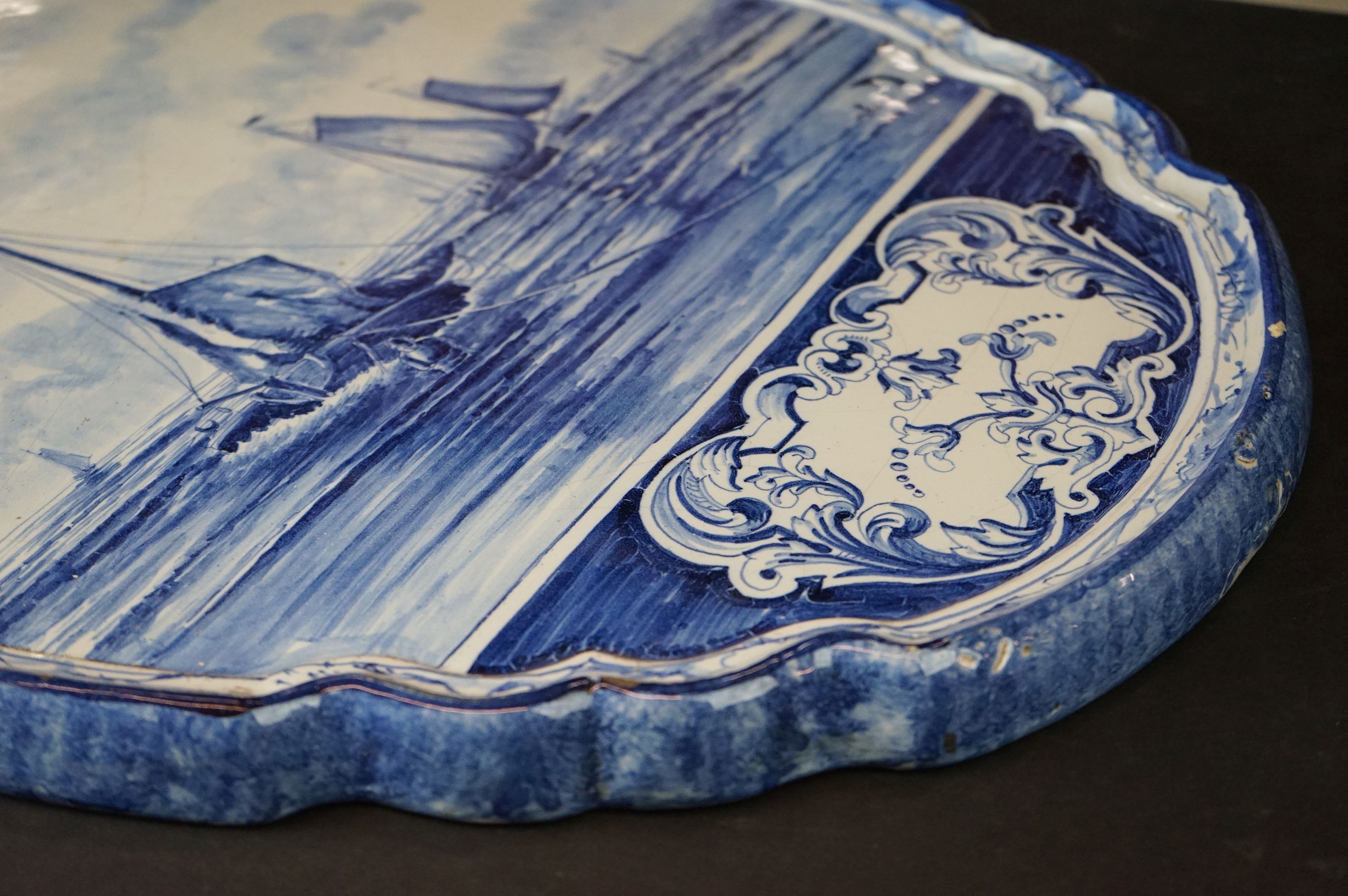 Large Delft Blue and White Wall Plaque decorated with sailing boats marked to back ' Holland ', - Bild 4 aus 9
