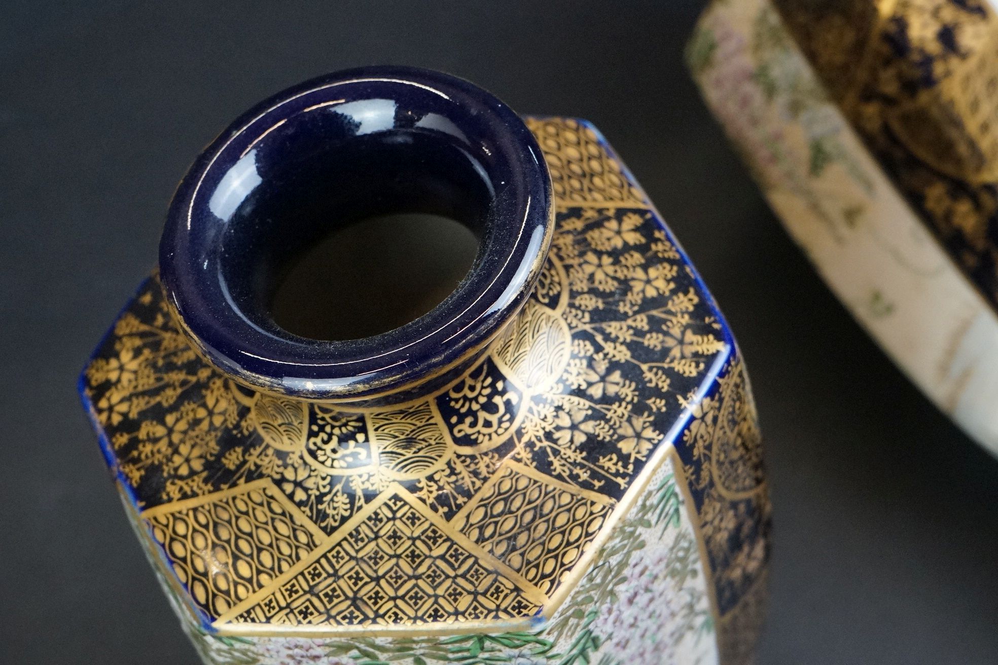 A pair of Japanese satsuma vases with enamel decoration. - Image 9 of 9