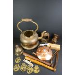 A box of mixed collectables to include Brass kettle, copper kettle, truncheons and horse brasses.