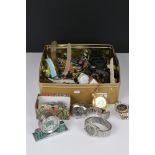 Collection of 30+ watches, to include Sekonda, Timex, Lorus etc, together with a group of costume