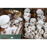 Large Quantity of Royal Albert ' Old Country Roses ' Ornaments, Vases, Jardiniere, Telephone, Wall