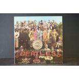 Vinyl - The Beatles Sgt Pepper PMC 7027 early pressing with original red & pink flame inner (showing