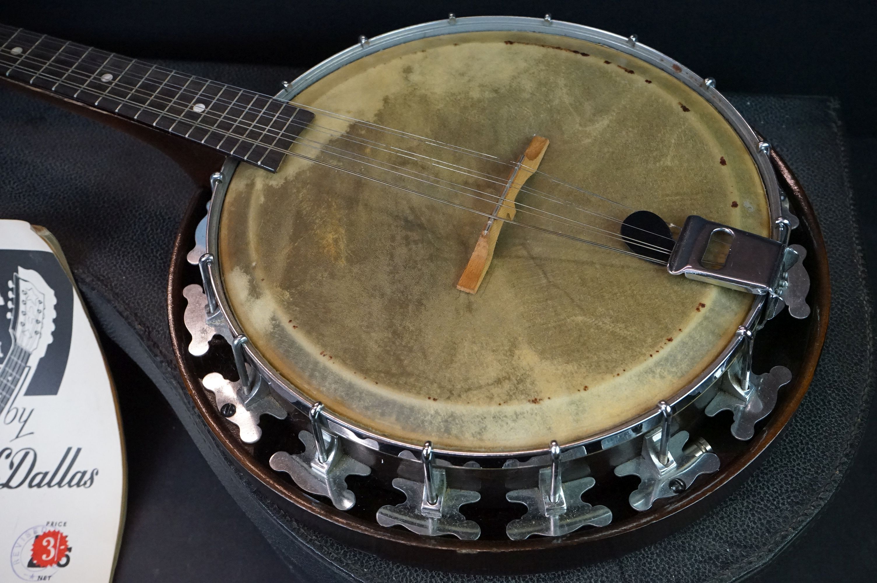 A vintage Melody Major Banjo Mandolin complete with carry case. - Image 2 of 9