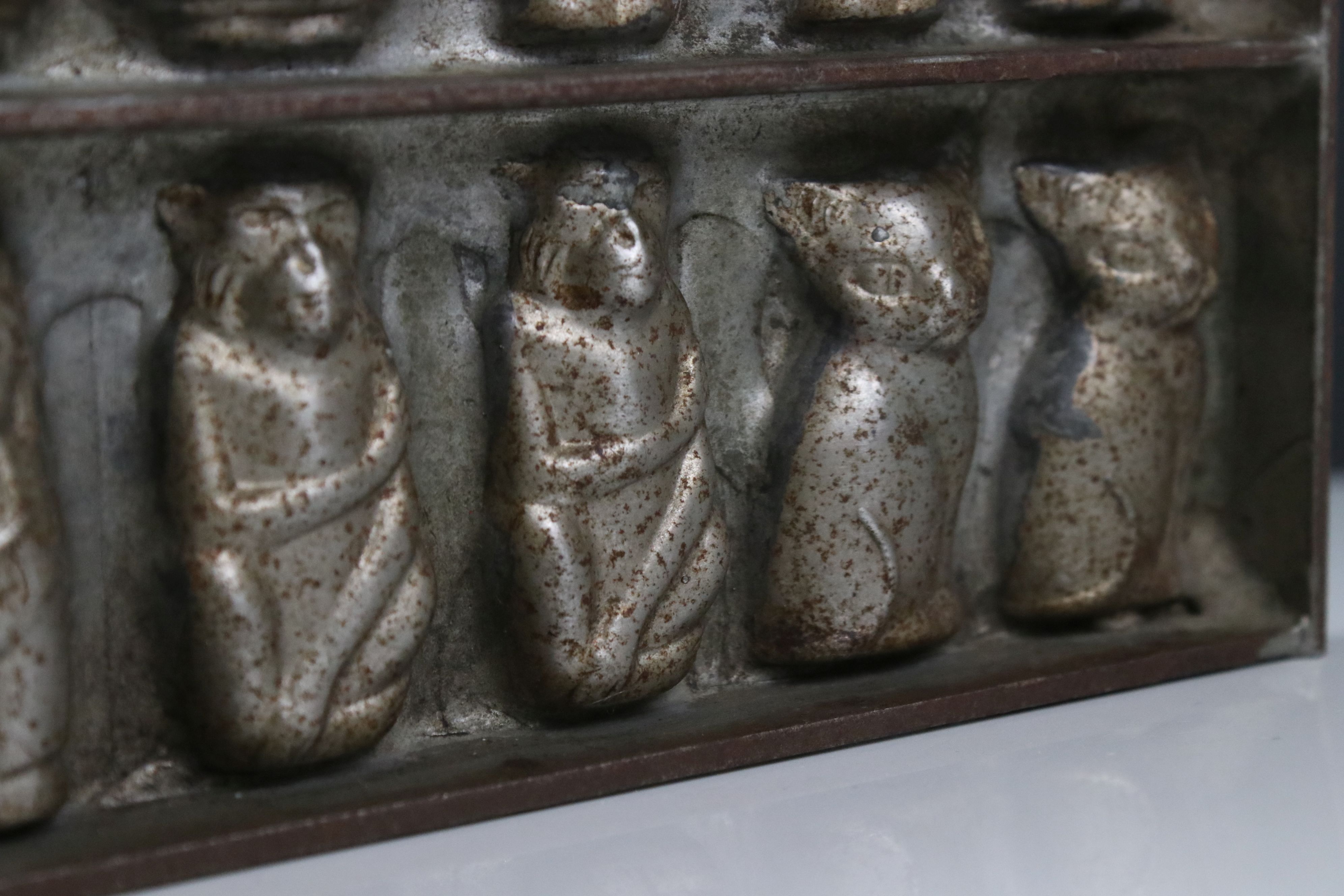 Early 20th century Metal Chocolate / Sweet / Patisserie Mould having sixteen moulds including - Image 6 of 6
