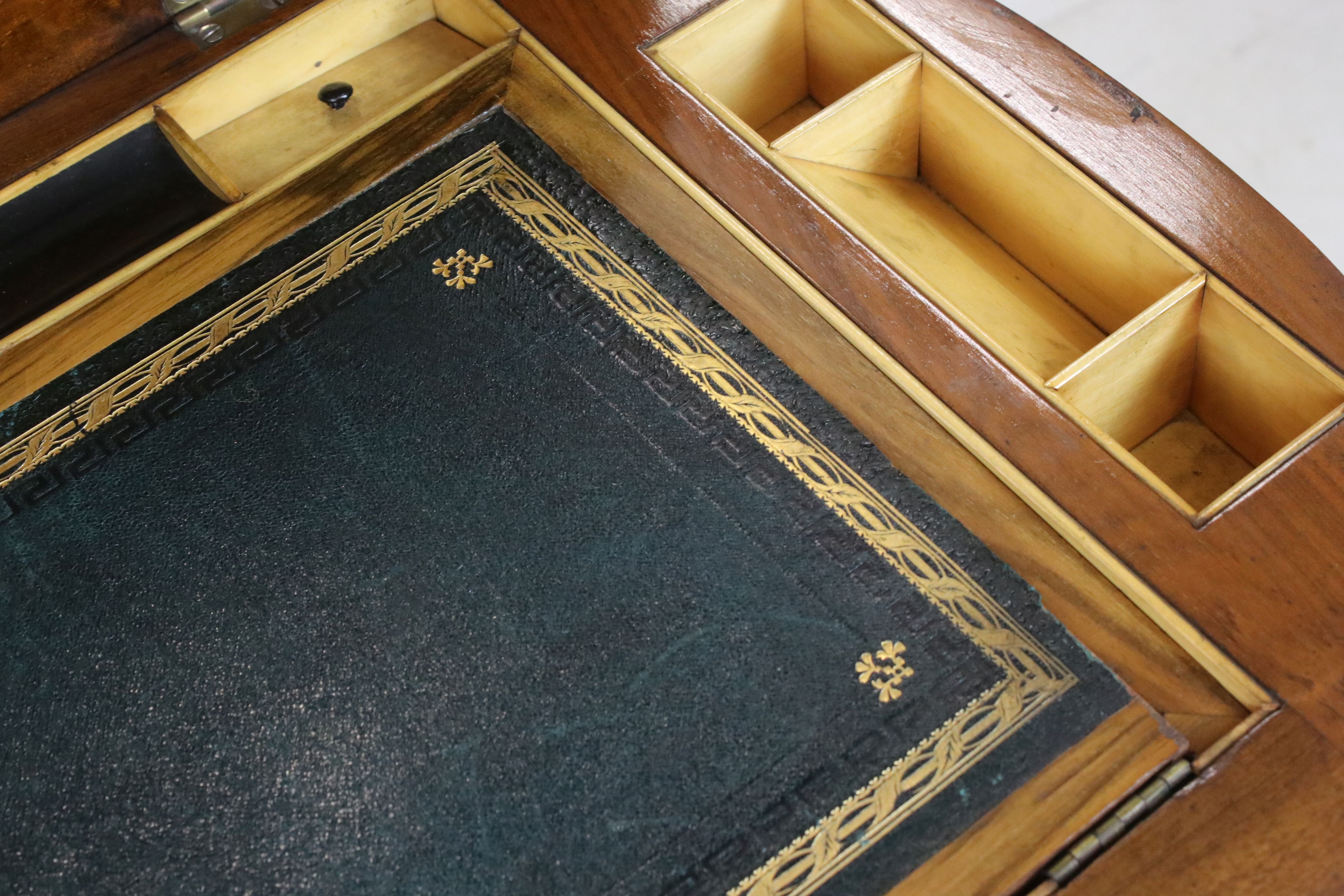 Victorian Figured Walnut Ladies Combination Worktable and Desk, the hinged top with boxwood inlay - Image 4 of 10