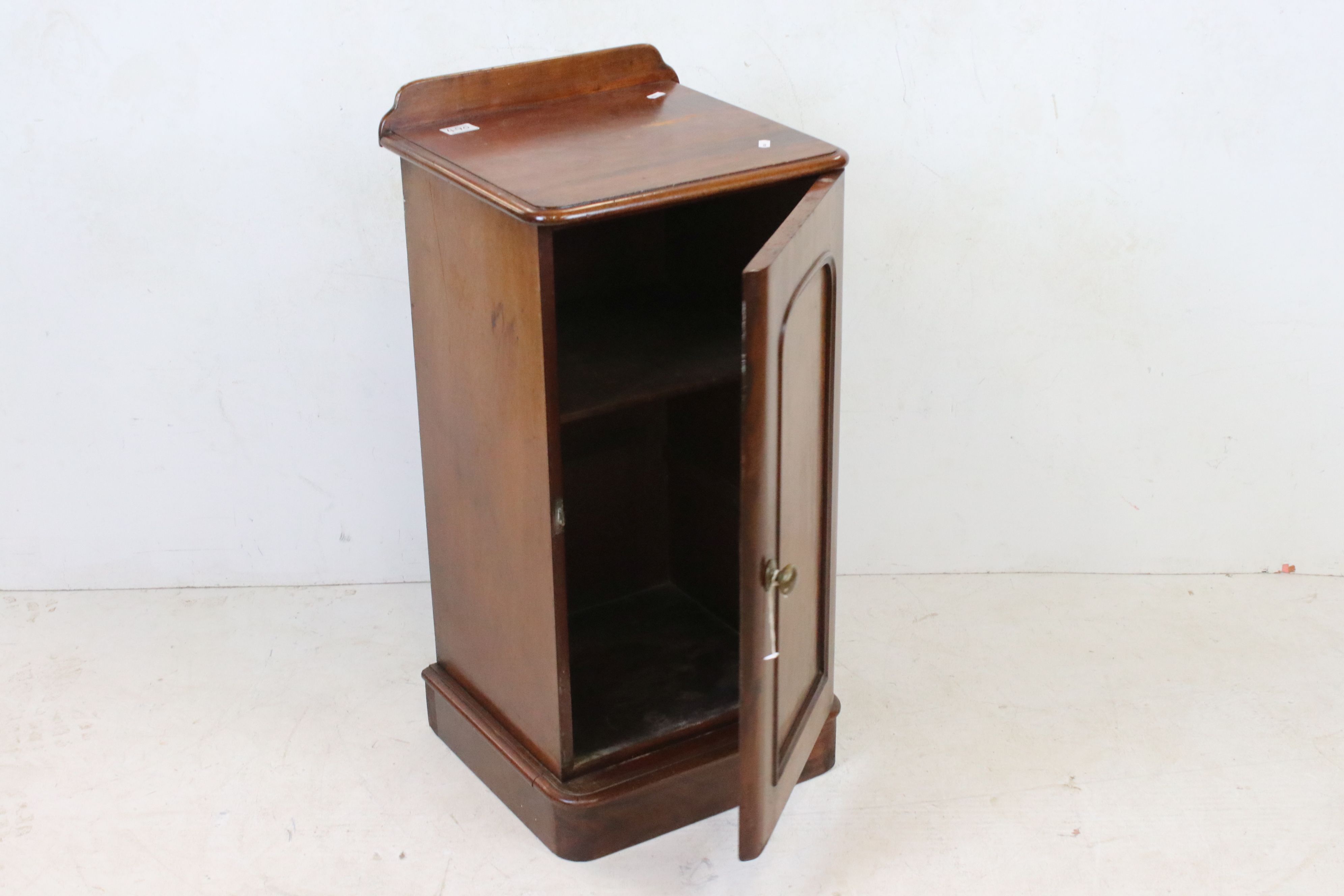 Victorian Mahogany Pot Cupboard 40cm wide x 82cm high together with Mahogany Purdonium with - Image 3 of 4