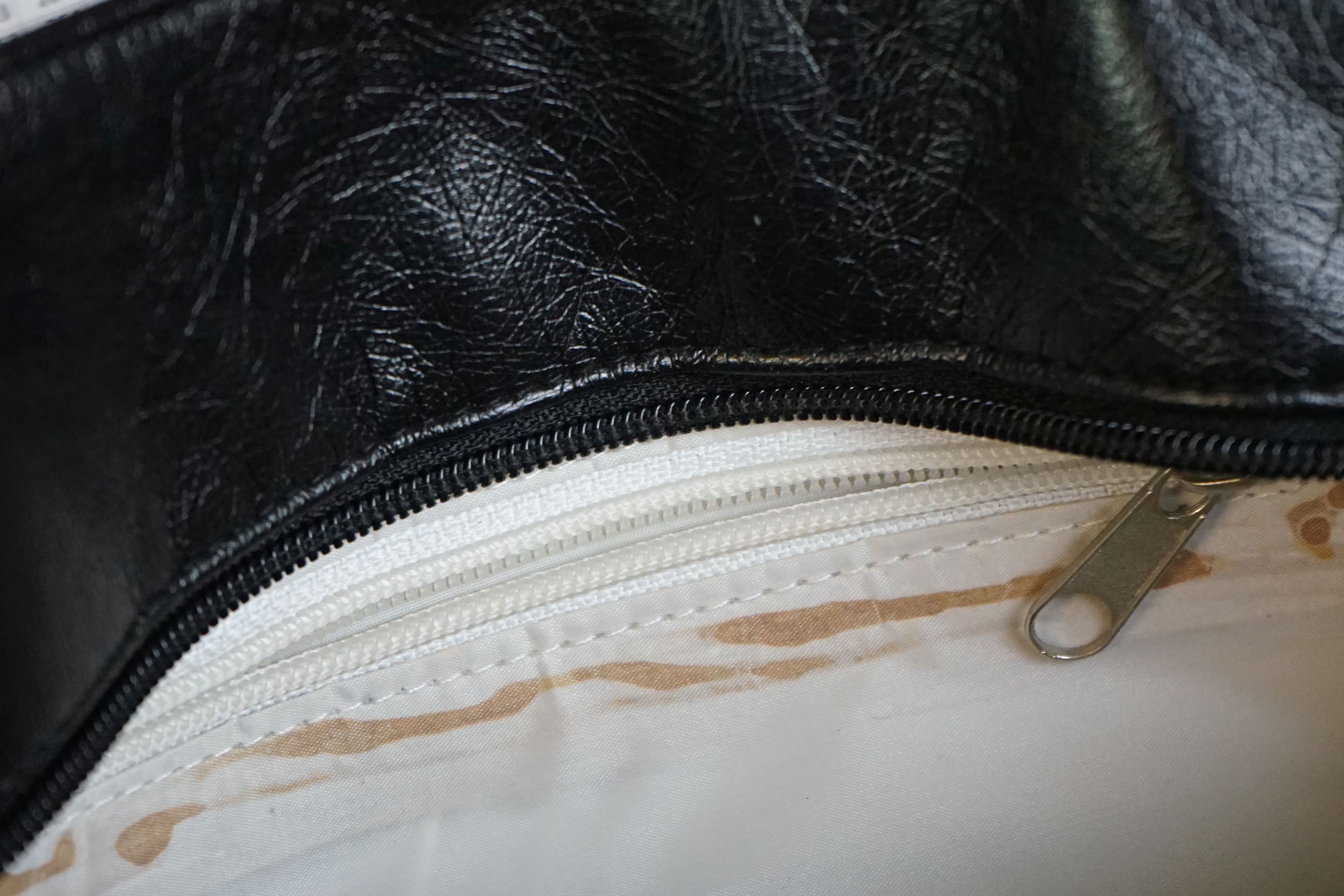 A black Radley handbag with white bow detailing, white Radley dog and pink dust bag. - Image 7 of 7