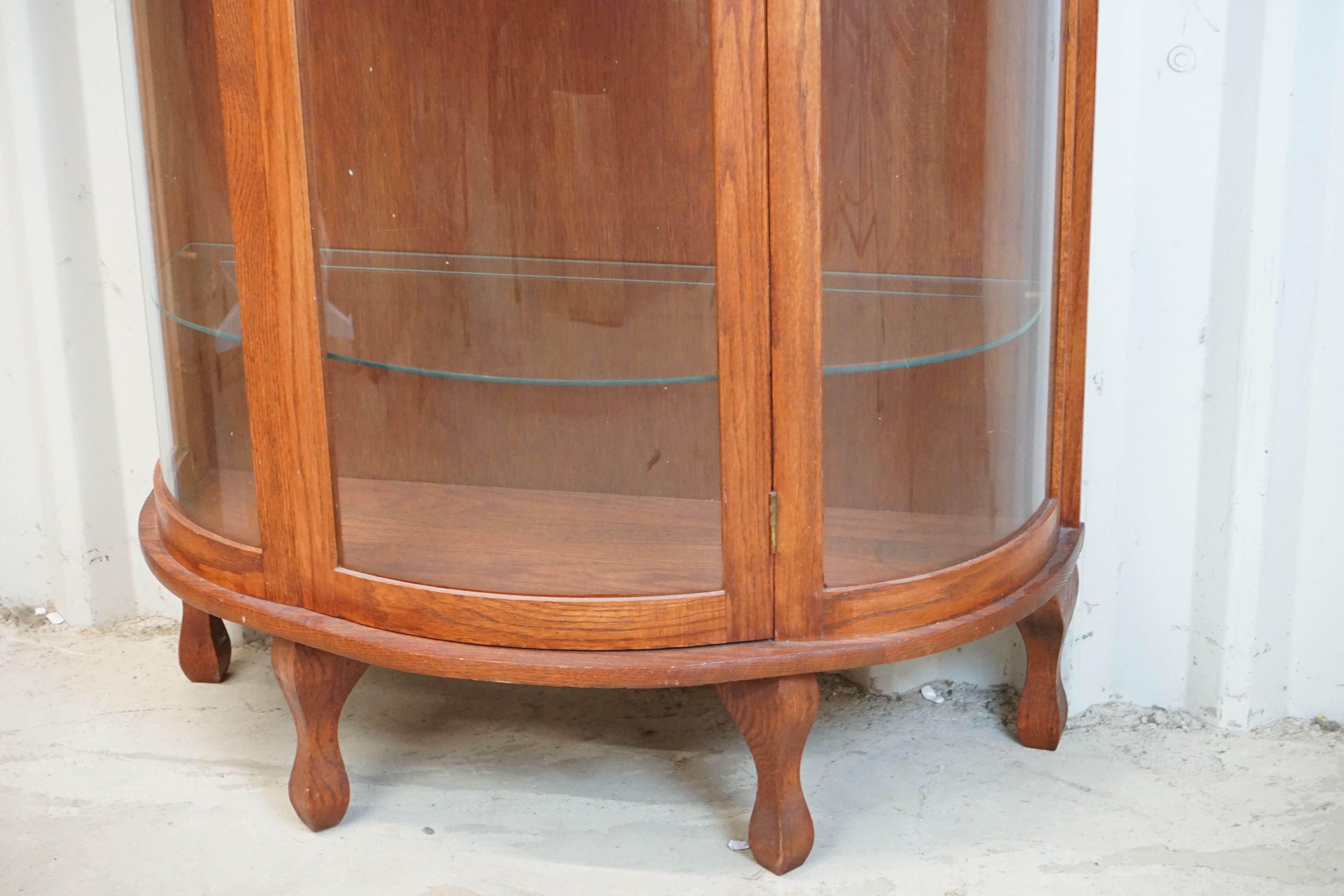 Early to Mid 20th century Oak Demi-lune Display Cabinet, the single door opening to three adjustable - Image 3 of 8
