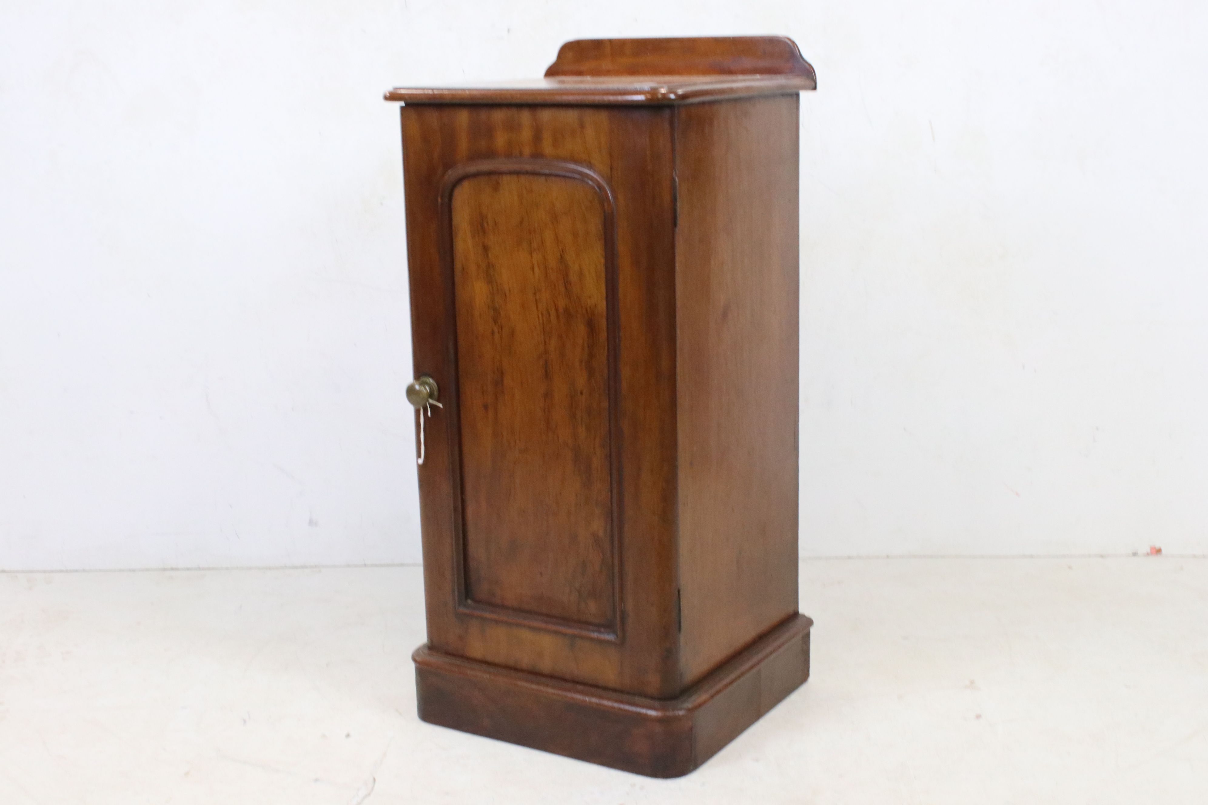 Victorian Mahogany Pot Cupboard 40cm wide x 82cm high together with Mahogany Purdonium with - Image 4 of 4