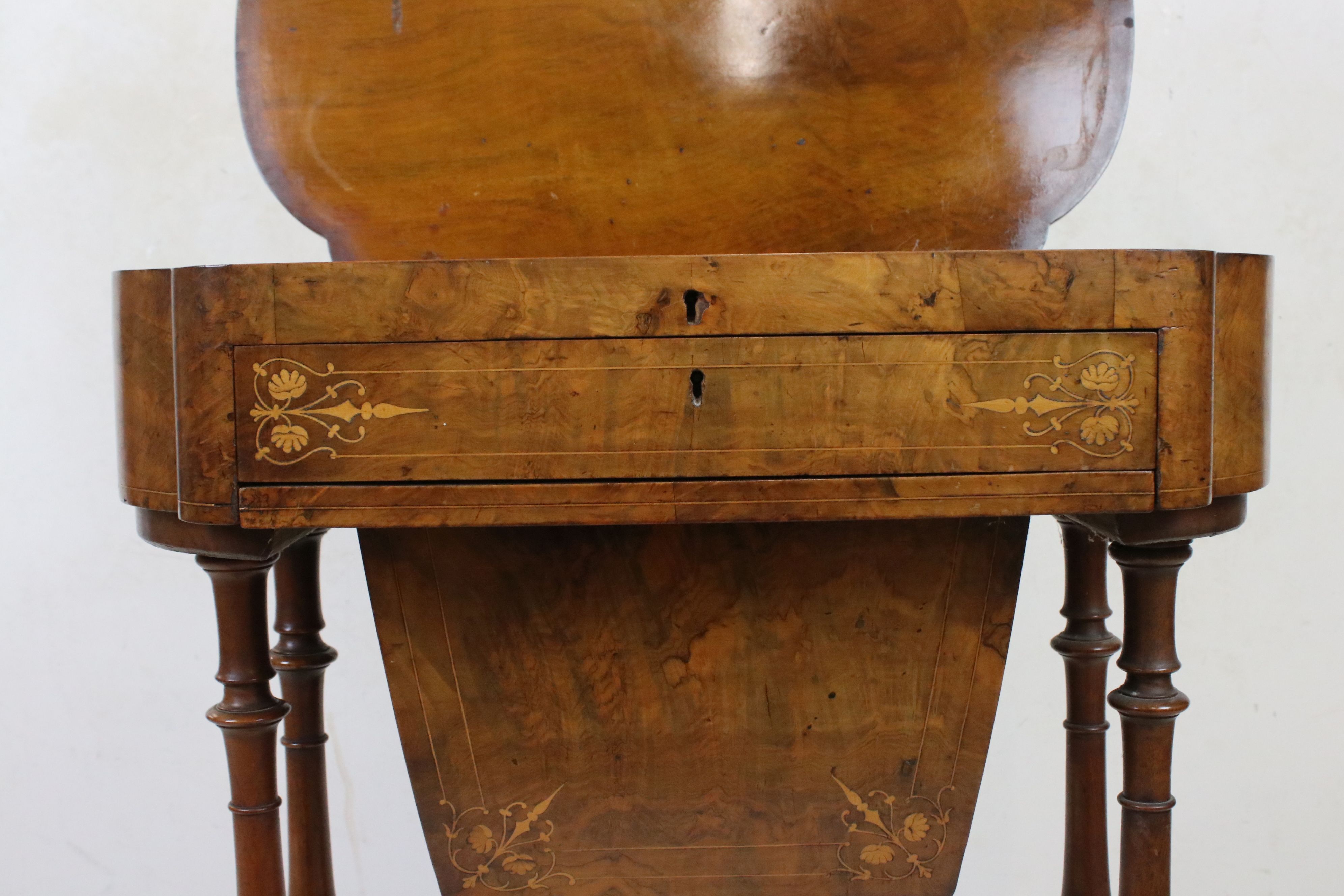 Victorian Figured Walnut Ladies Combination Worktable and Desk, the hinged top with boxwood inlay - Image 9 of 10