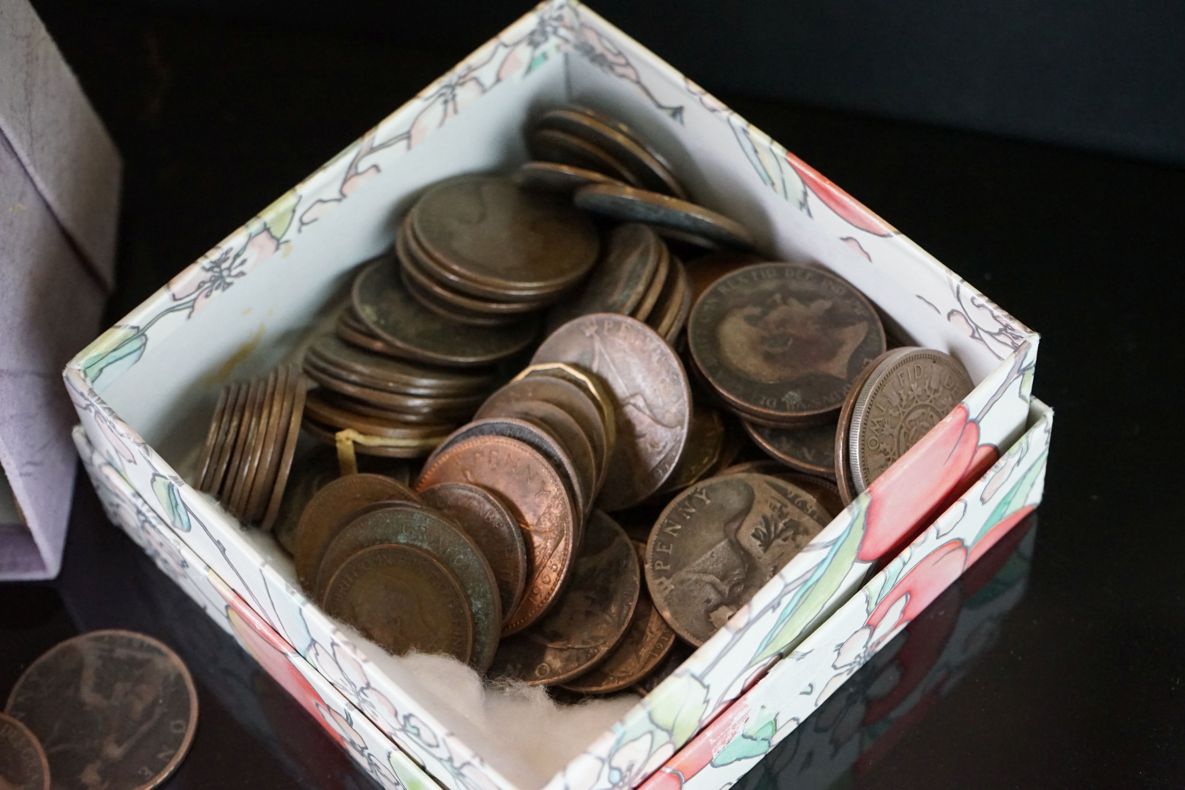 A collection of mainly pre decimal British coins together with commemorative crowns and banknotes. - Image 2 of 9