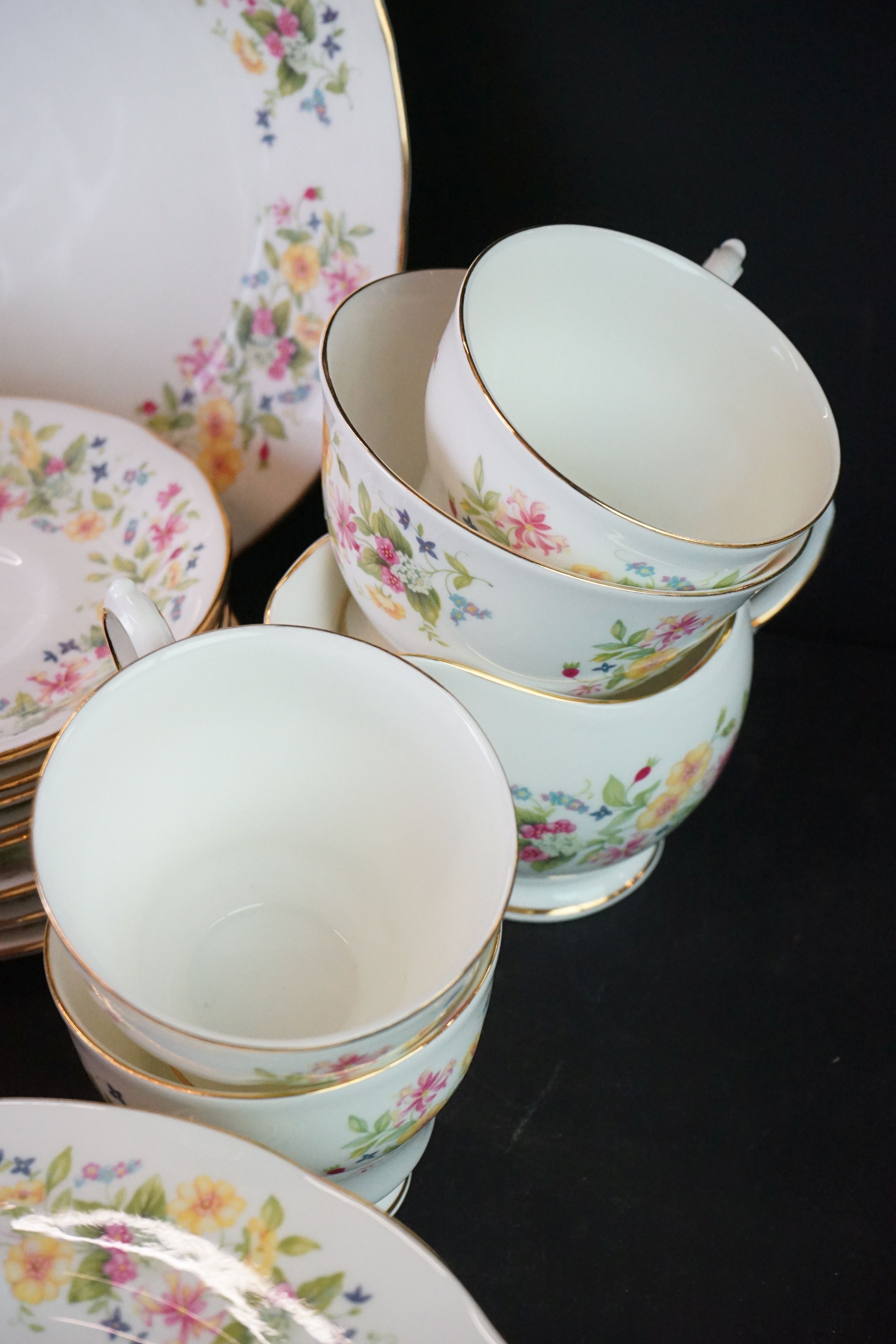 Colclough Bone China Part Tea and Dinner Service with floral decoration including Teapot, 12 Tea - Image 8 of 9