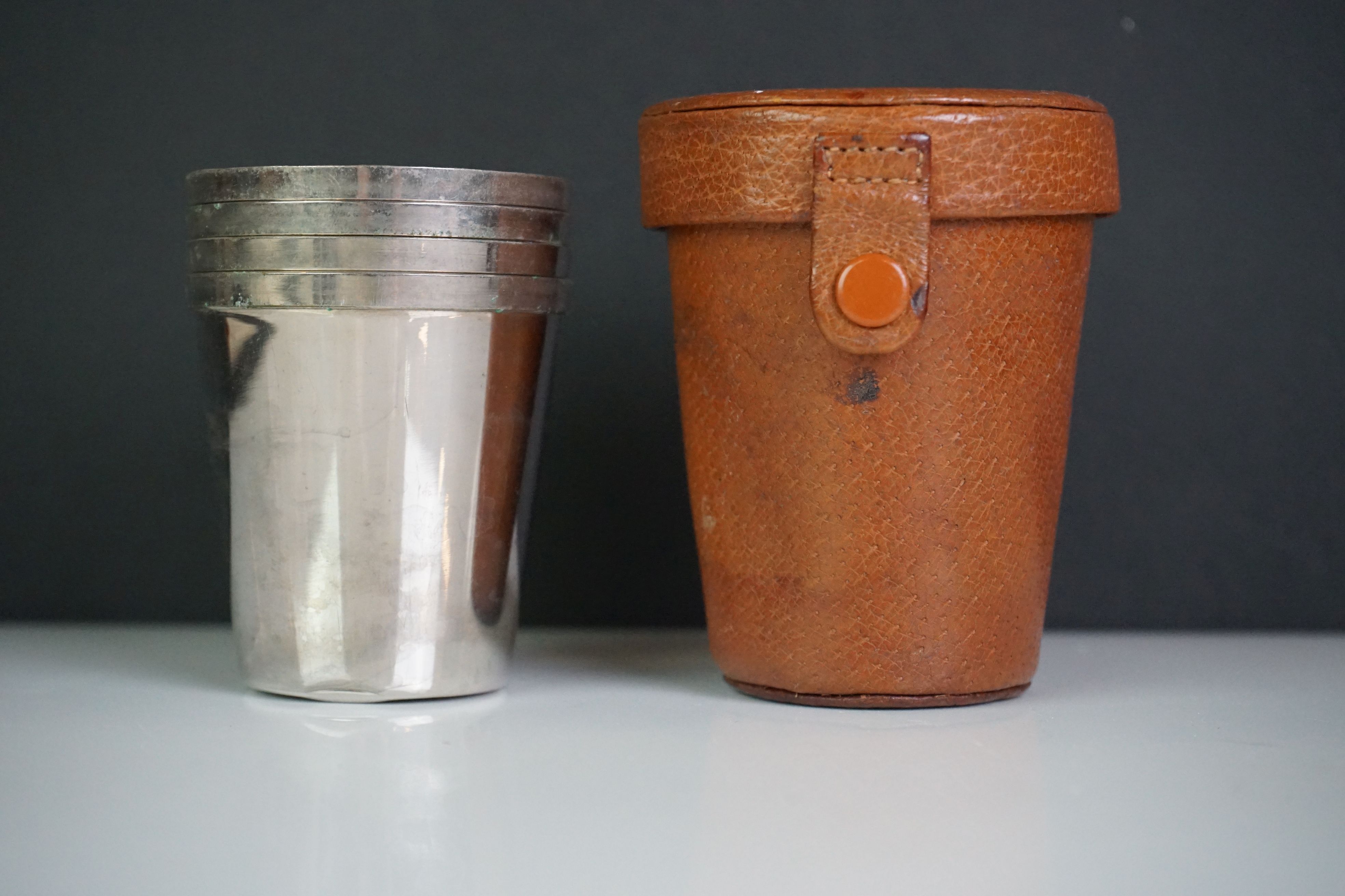 A set of four silver plated stirrup cups in brown leather case. - Image 4 of 5