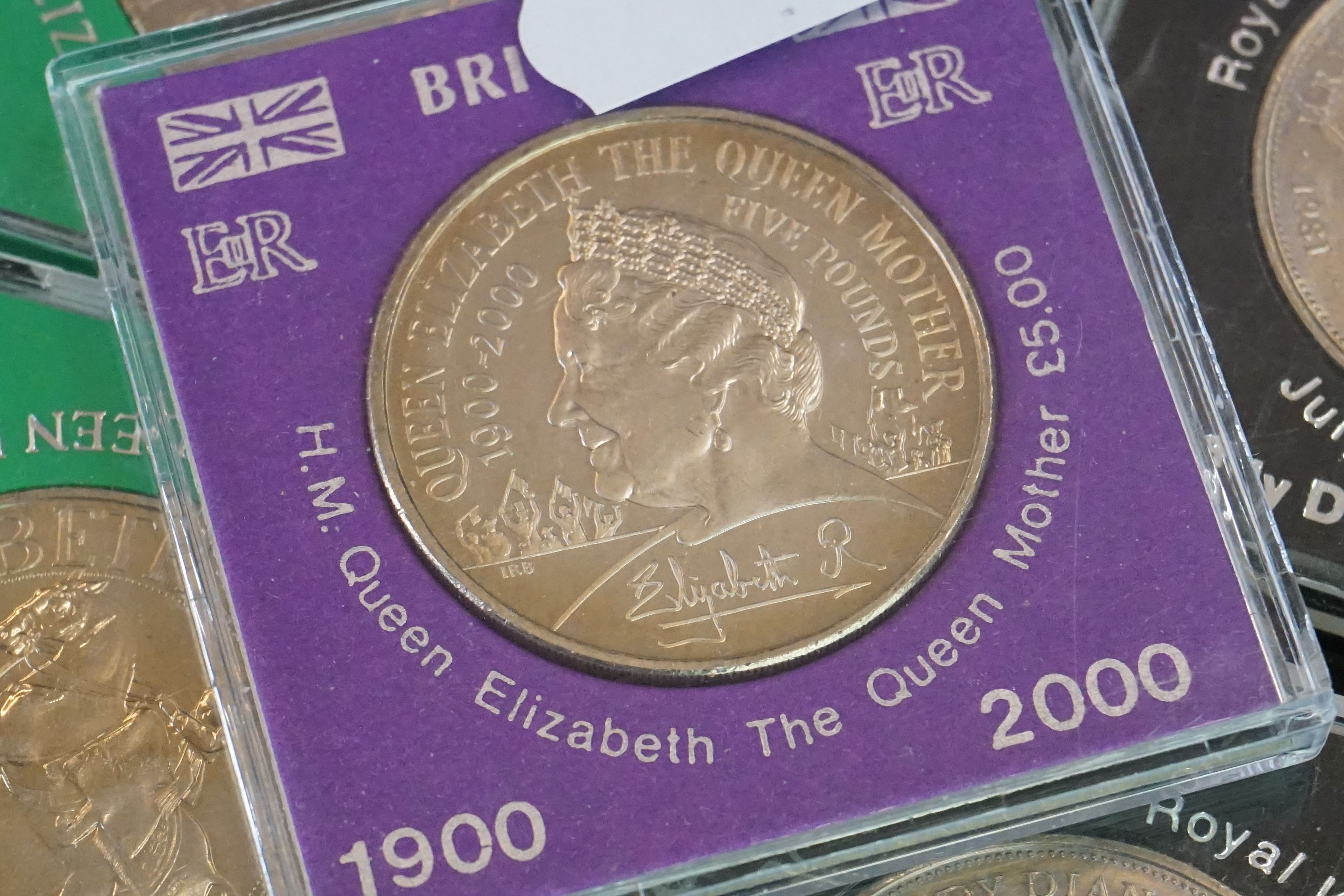 A collection of mainly pre decimal British coins together with commemorative crowns and banknotes. - Image 7 of 9