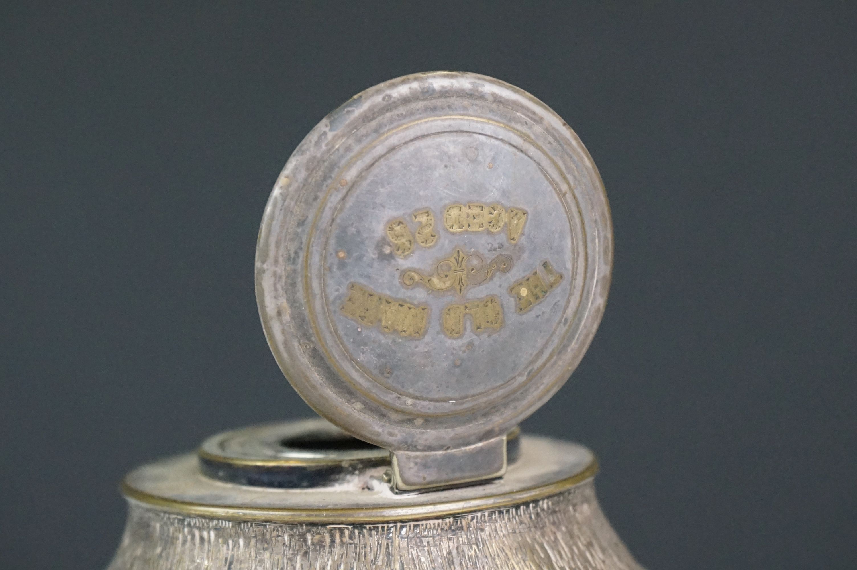 A silver plated horses hoof inkwell, engraved "The Old Mare Aged 26". - Image 3 of 7