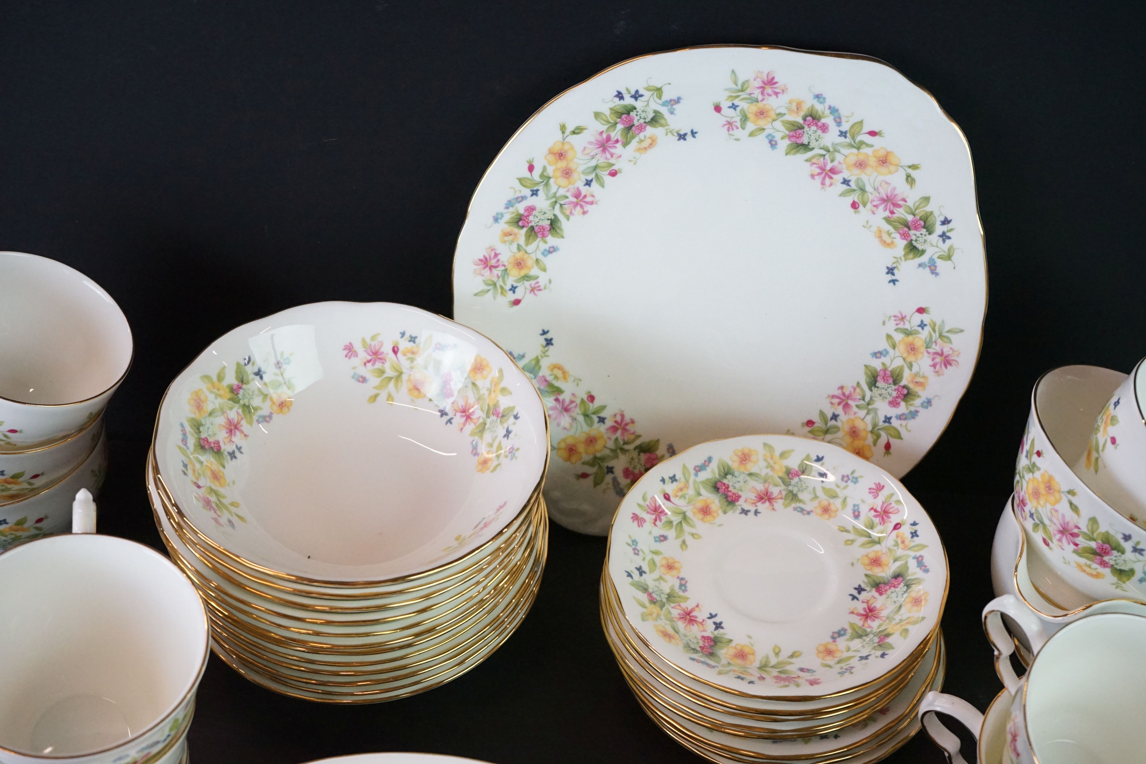 Colclough Bone China Part Tea and Dinner Service with floral decoration including Teapot, 12 Tea - Image 7 of 9