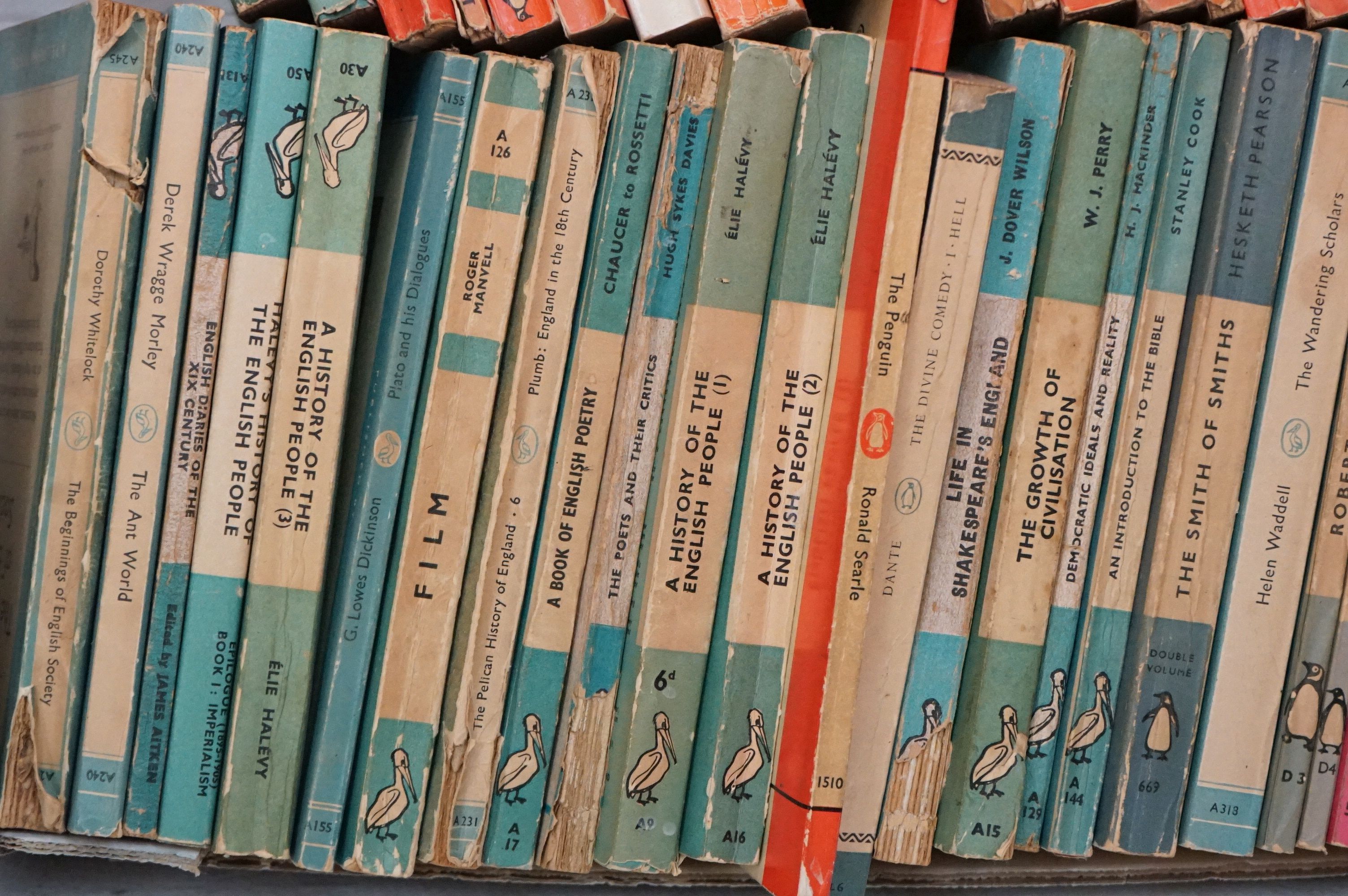 A large collection of vintage Penguin paperback books - Image 5 of 5