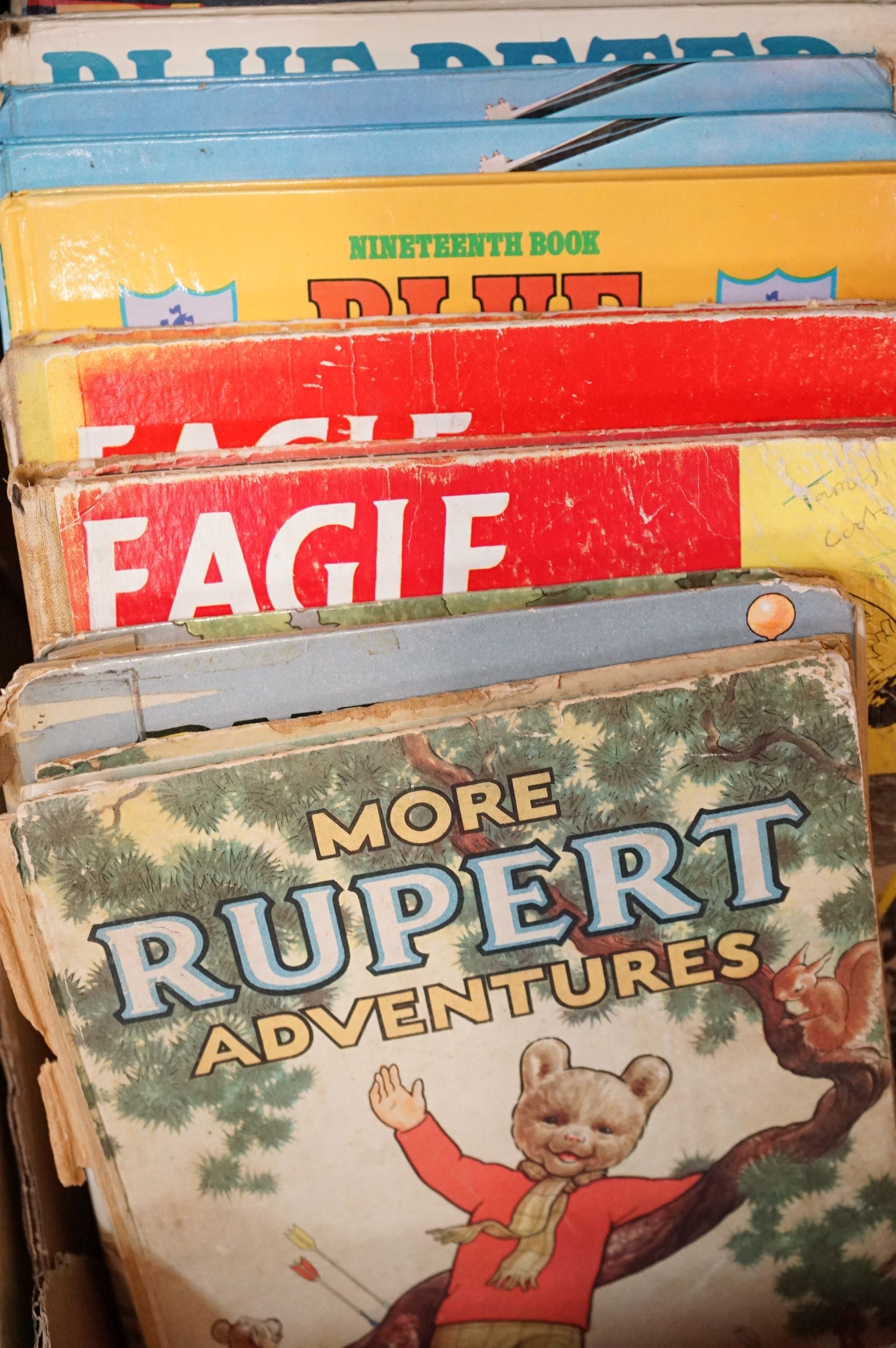 A collection of Ladybird books together with a quantity of children's annuals. - Image 9 of 9