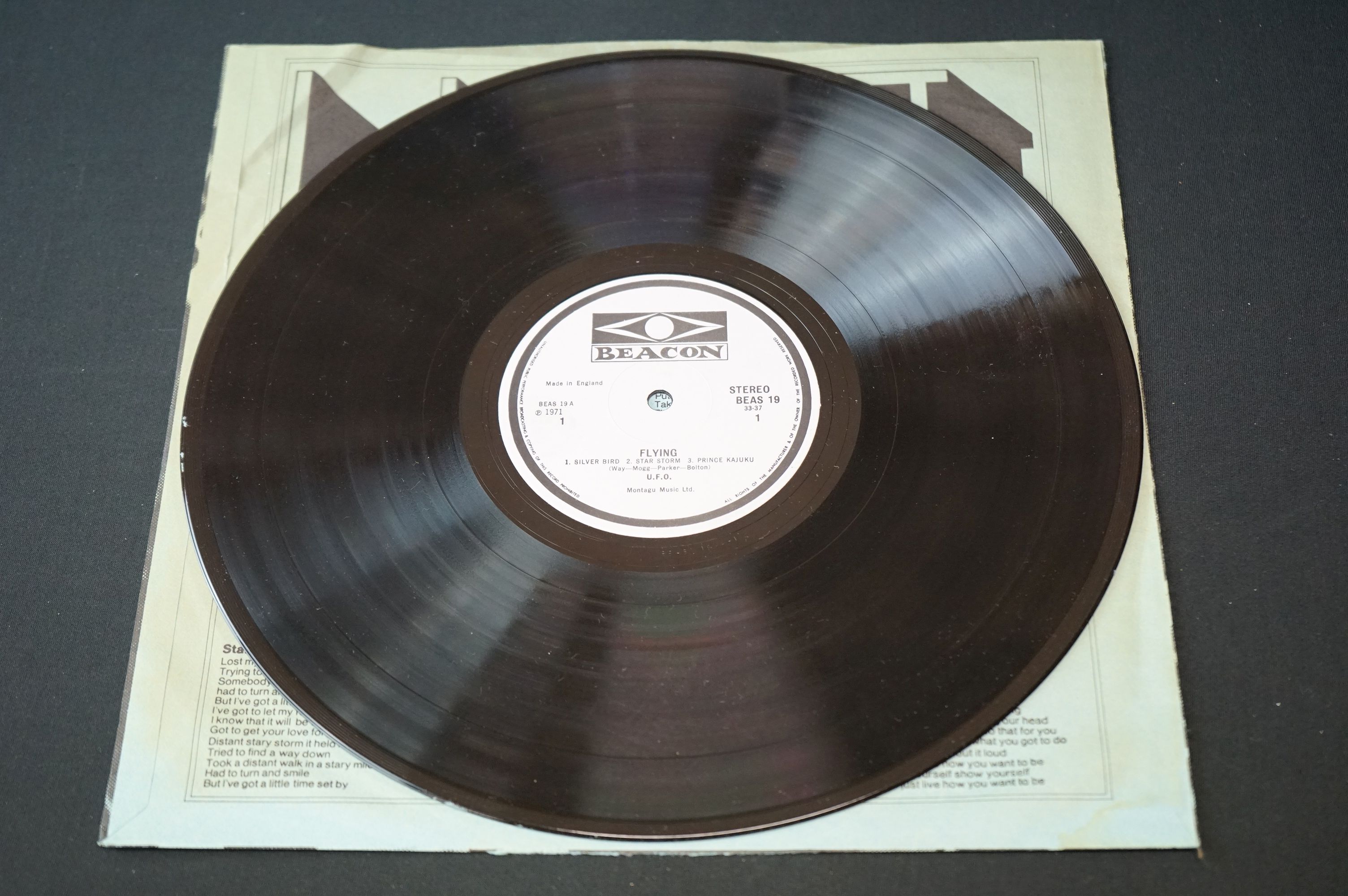 Vinyl - UFO - UFO II Flying Spacerock. Original UK 1971 1st pressing on Beacon Records, )BEAS 19) - Image 2 of 4