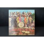 Vinyl - The Beatles Sgt Pepper PCS 7027 black and silver 2 box EMI logo label, insert intact. Ex