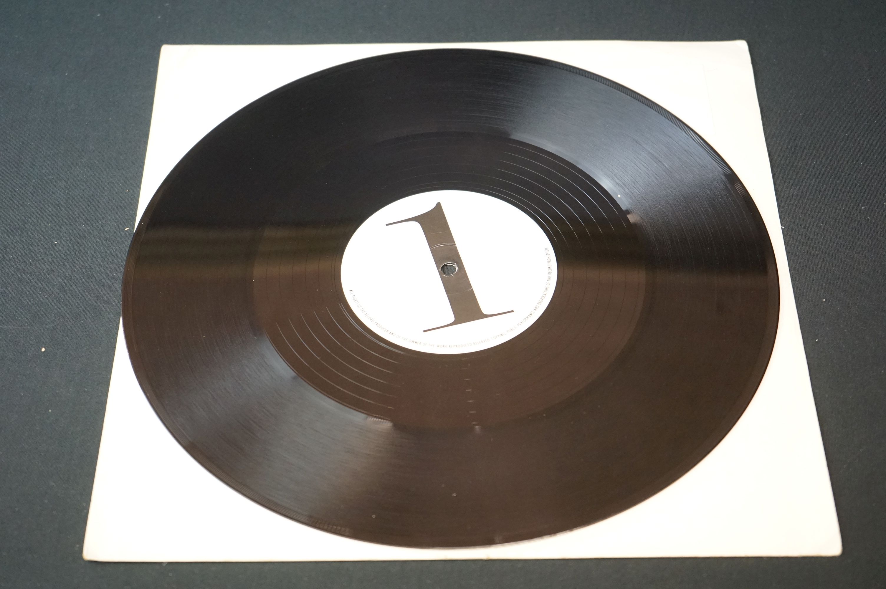 Vinyl - Madonna Into The Groove / Holiday rare UK test pressing / promo (SAM 251). Madonna?s first - Image 3 of 3