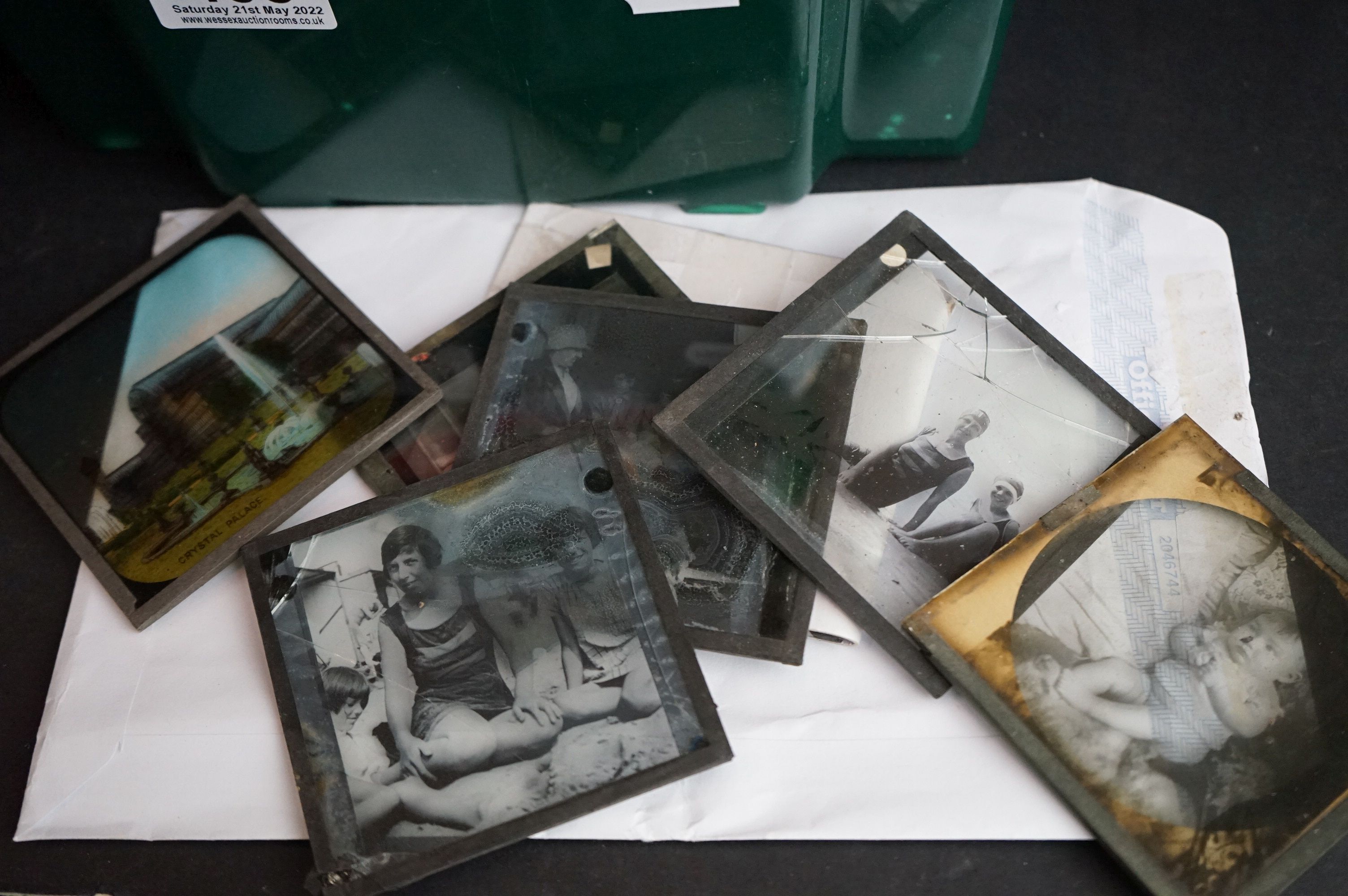 A antique magic lantern slide projector together with a quantity of glass slides. - Image 3 of 4