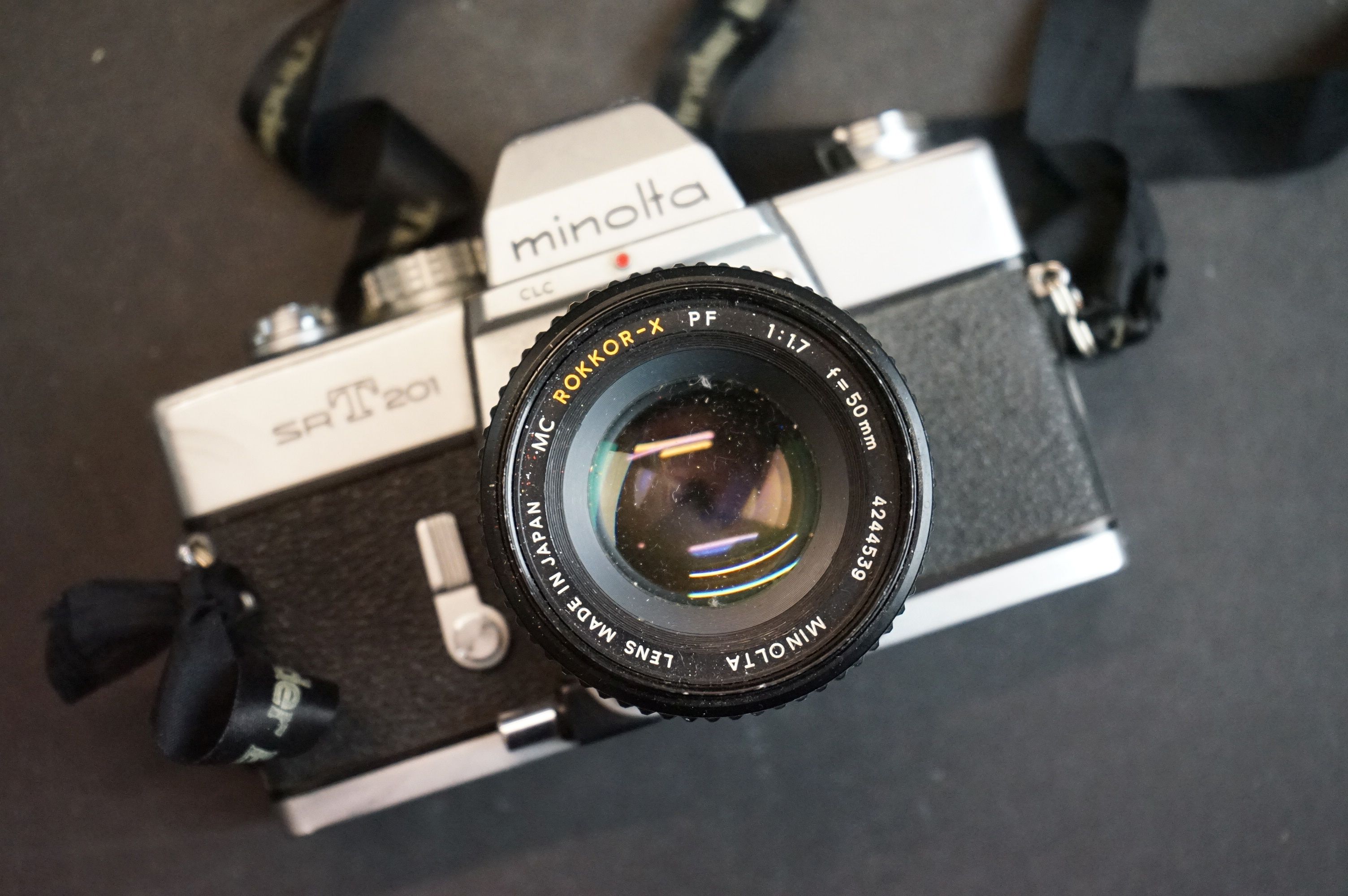 A small group of photographic equipment to include a Minolta SRT201 35mm SLR Camera. - Image 2 of 6