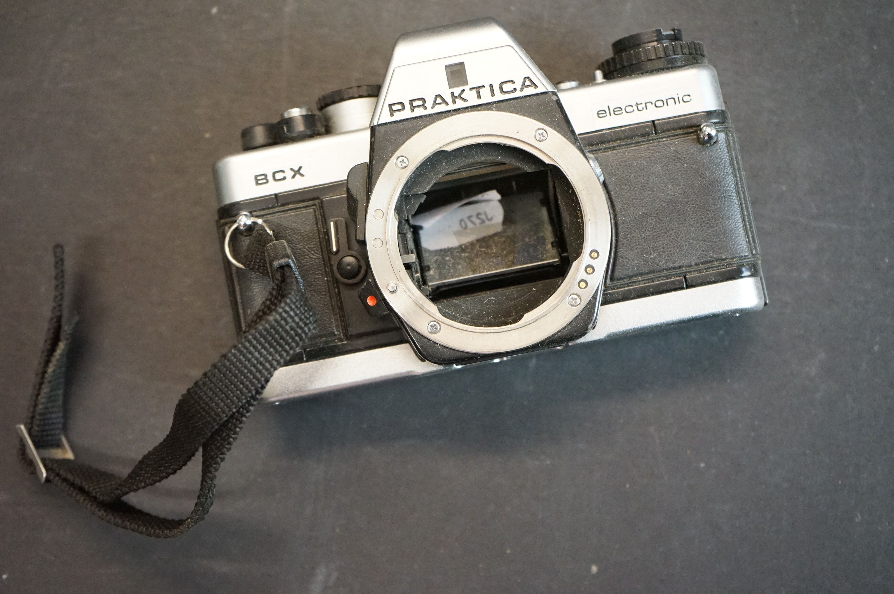 A collection of 35mm SLR camera bodies to include Olympus, Mamiya, Canon, Praktica and Pentax - Image 10 of 10
