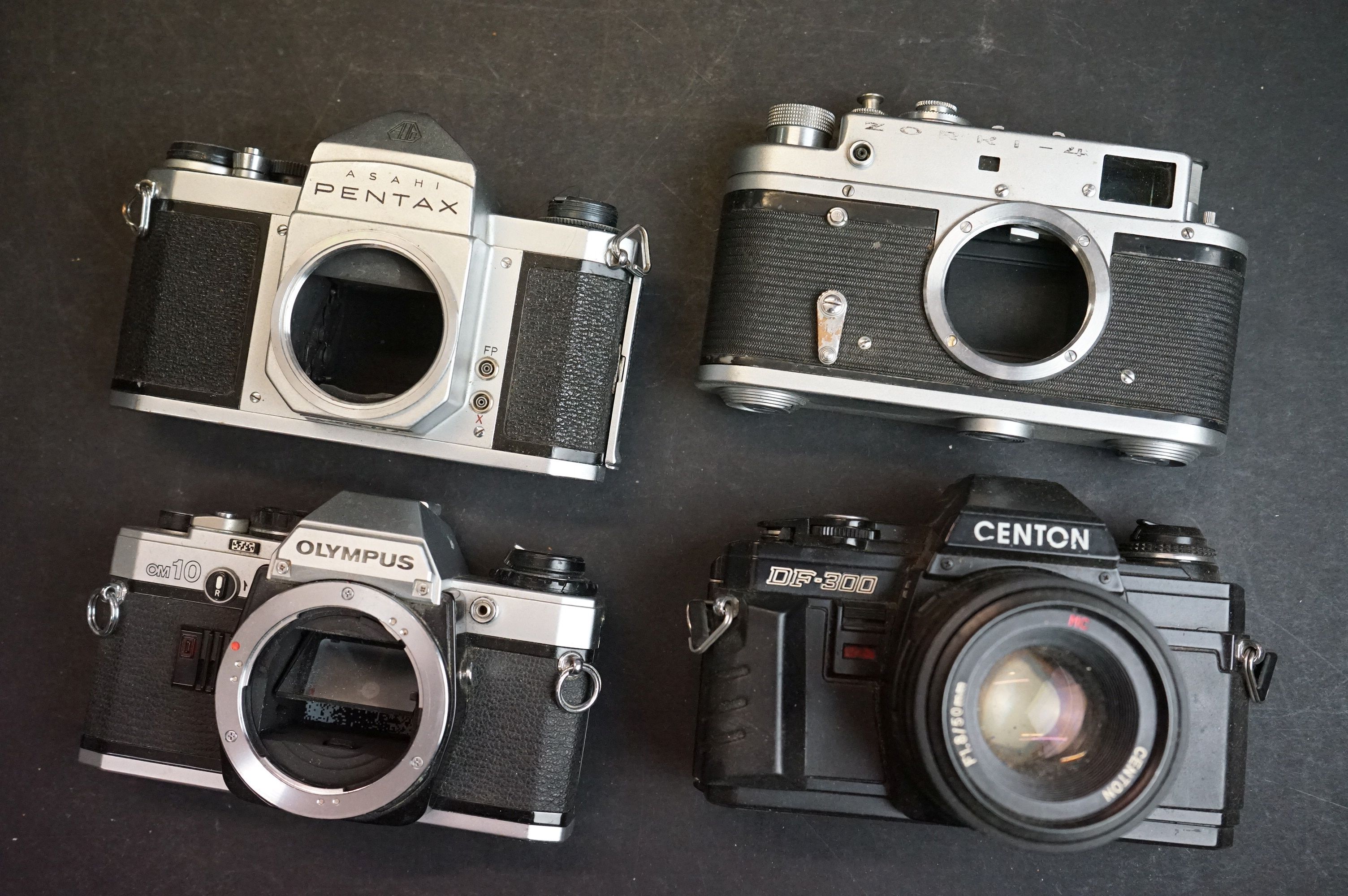 A collection of 35mm SLR camera bodies to include Olympus, Mamiya, Canon, Praktica and Pentax - Image 6 of 10