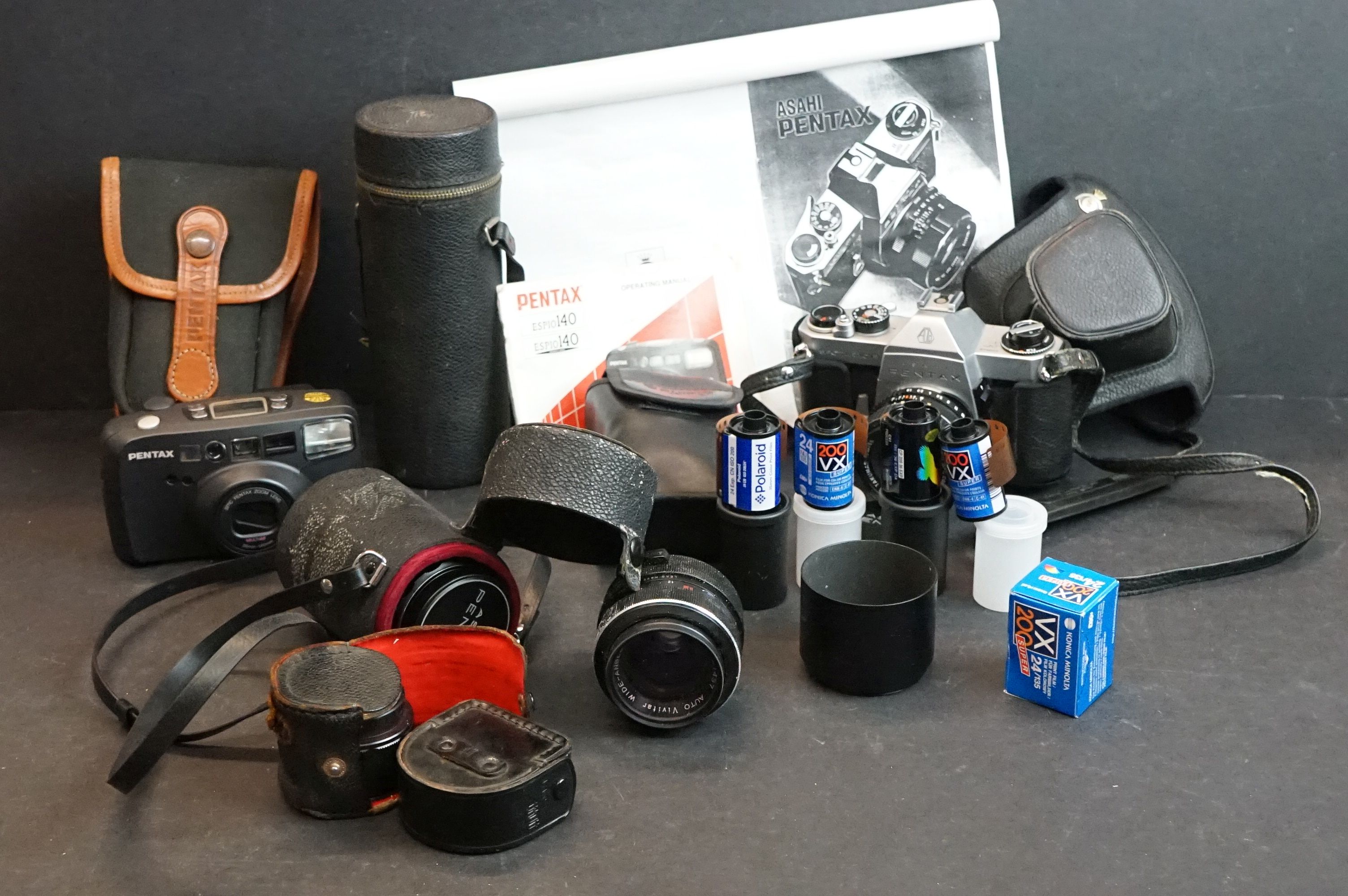 A small collection of mixed photographic equipment to include a Pentax Sportmatic F 35mm SLR camera.