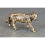 Brass figure of a tiger, approx. length 7cm