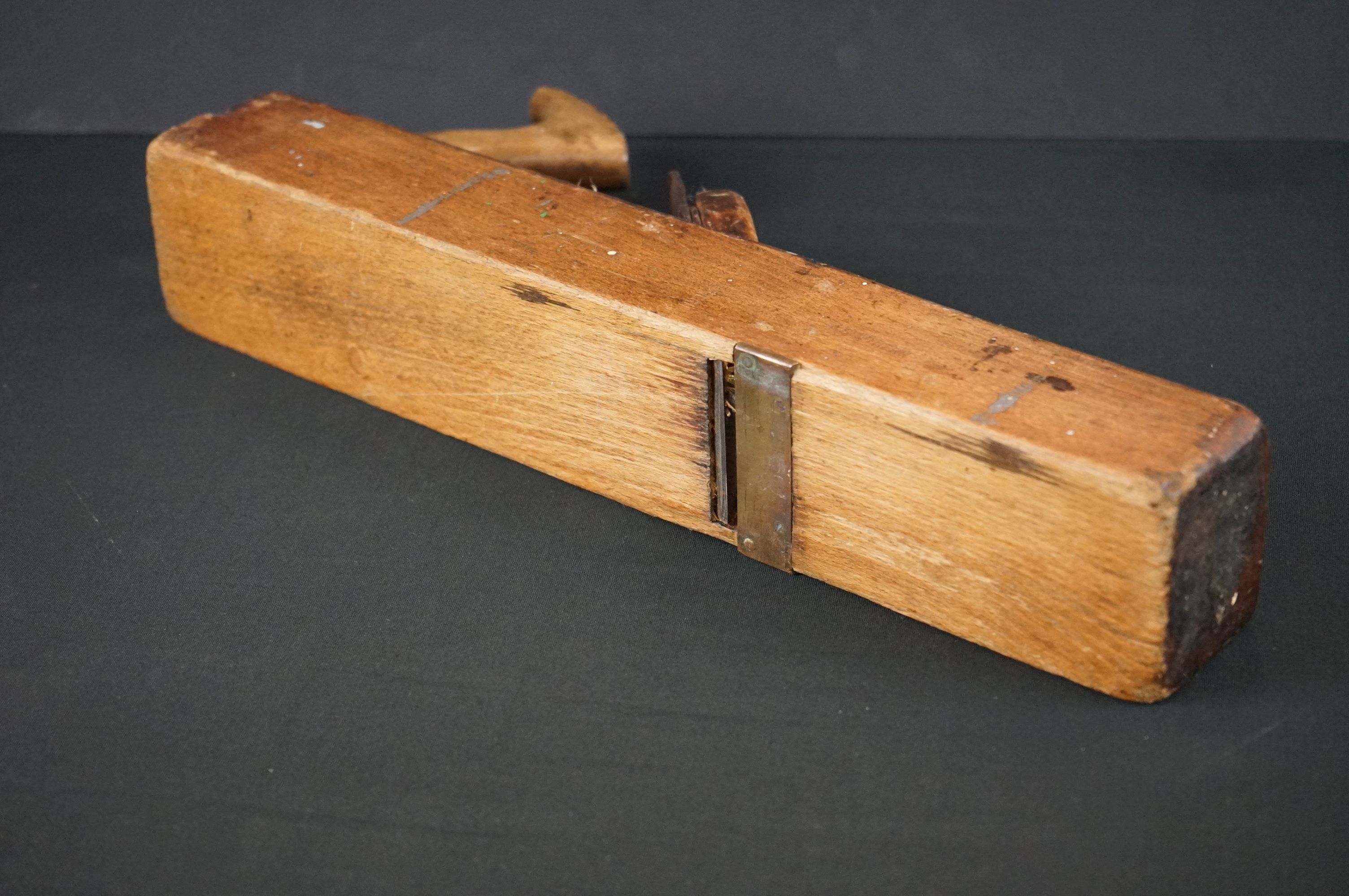 Late 19th century Wooden Sash Fillister Plane by Varville and Sons of York together with a 16" Beech - Image 3 of 6
